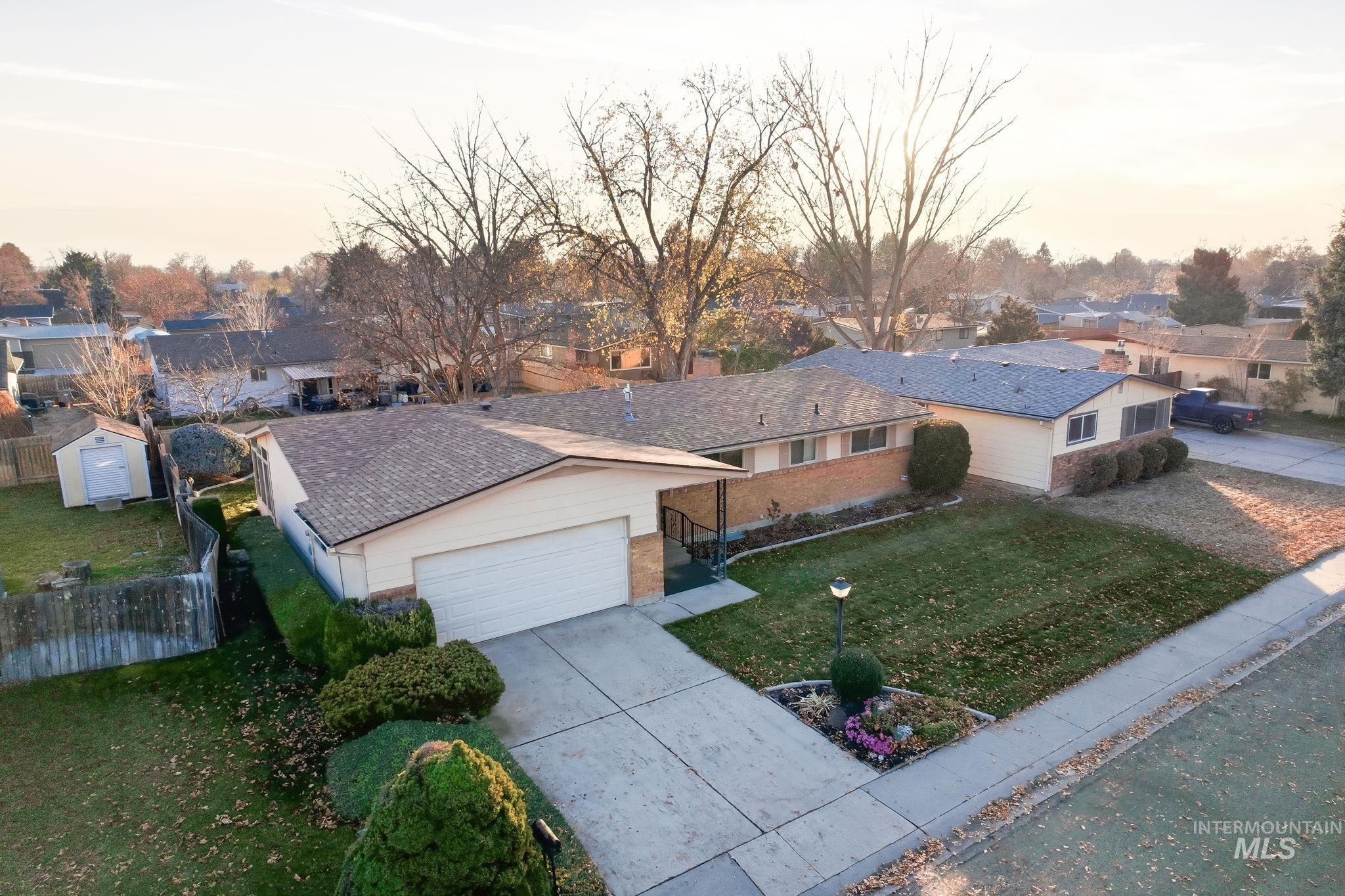 5621 W Centerbrook Dr