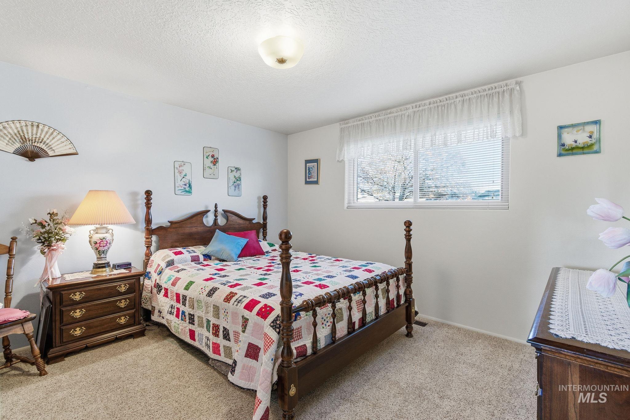 5621 W Centerbrook Dr