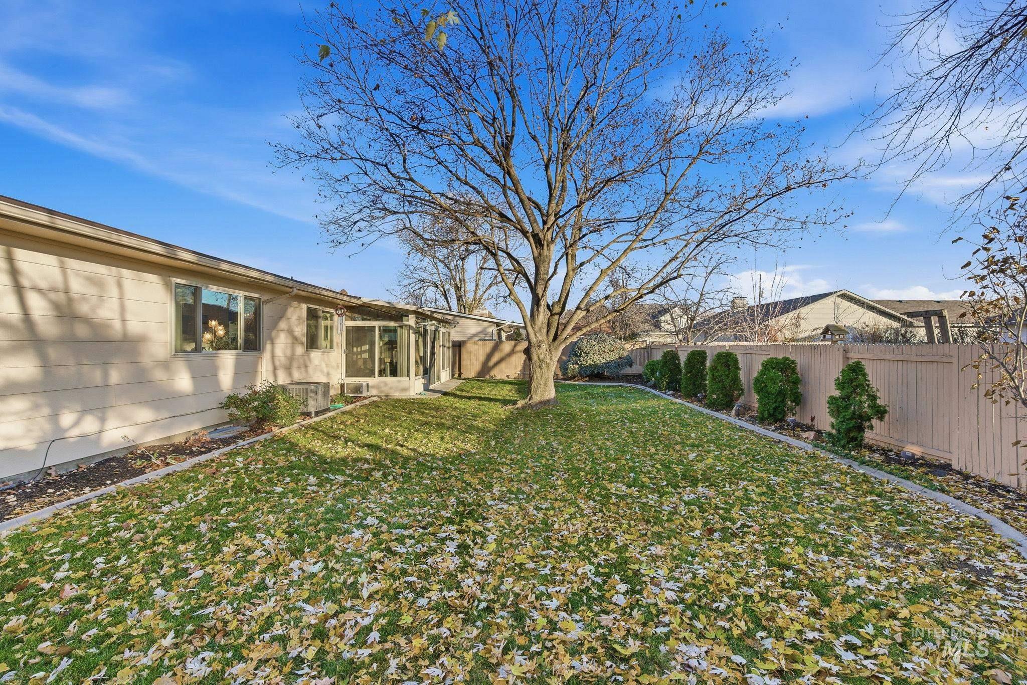 5621 W Centerbrook Dr