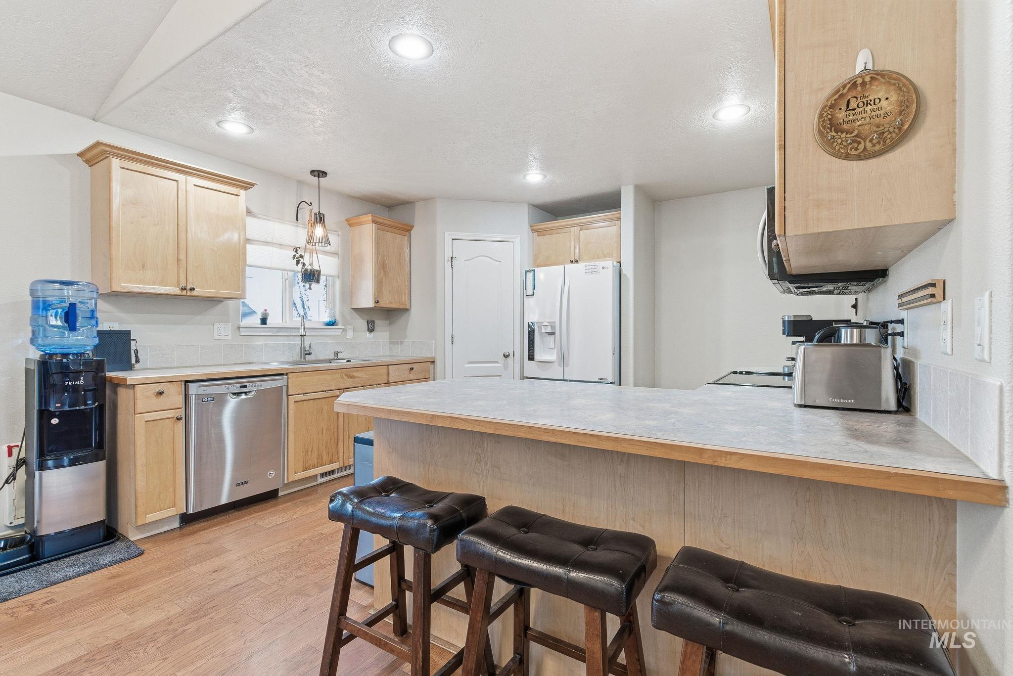 3125 N High Desert