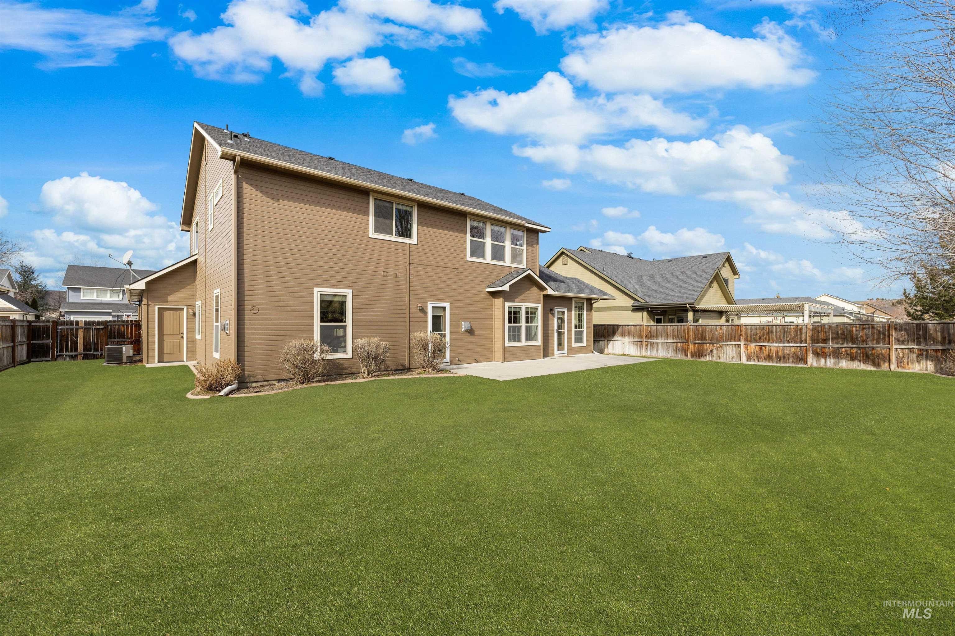 7534 N Misty Cove Avenue