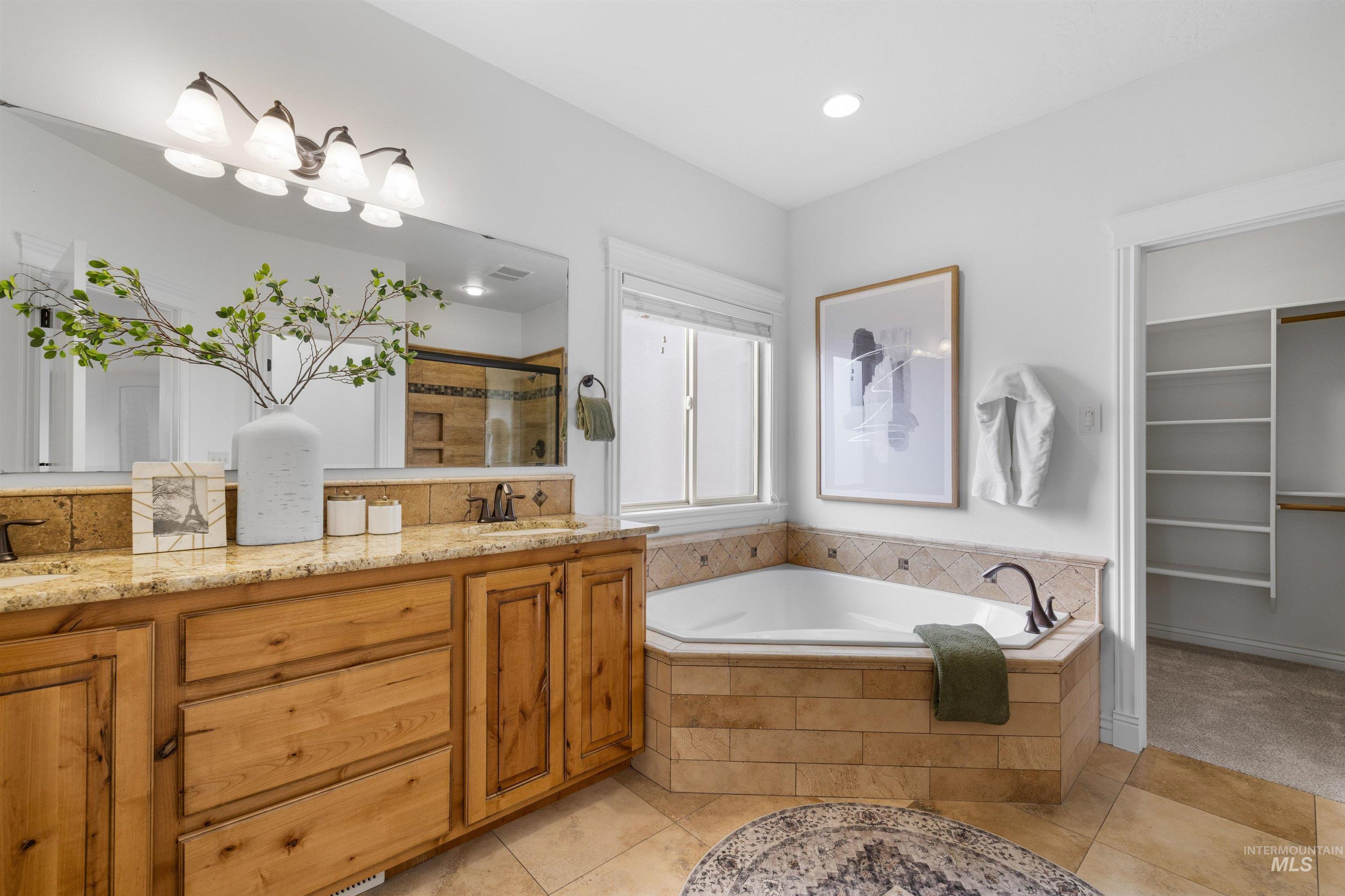 7534 N Misty Cove Avenue