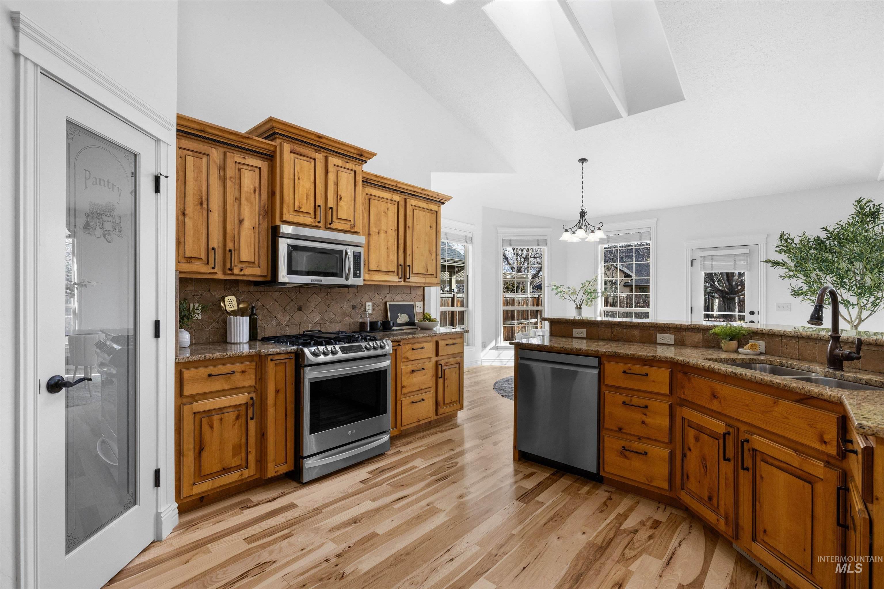 7534 N Misty Cove Avenue