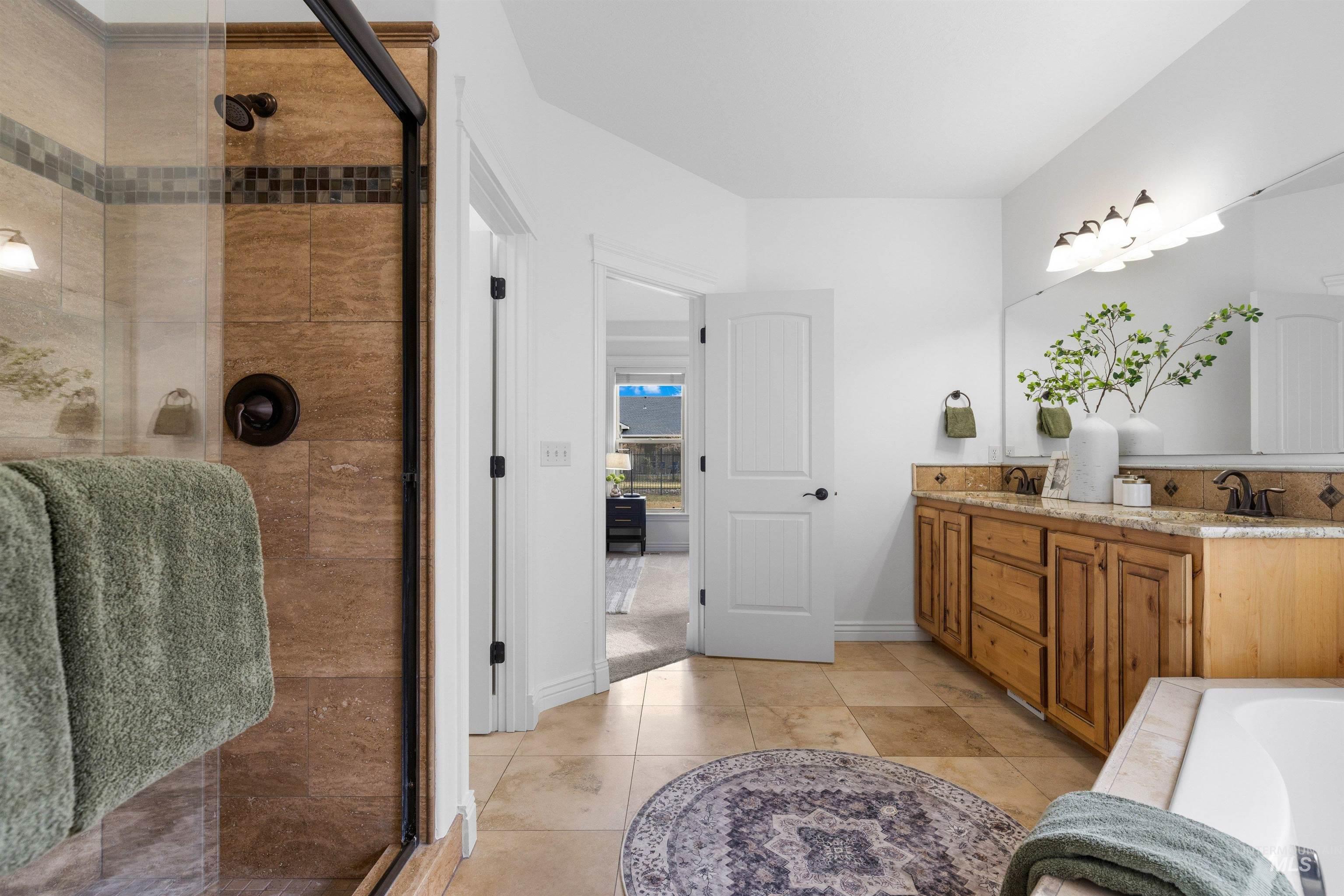 7534 N Misty Cove Avenue