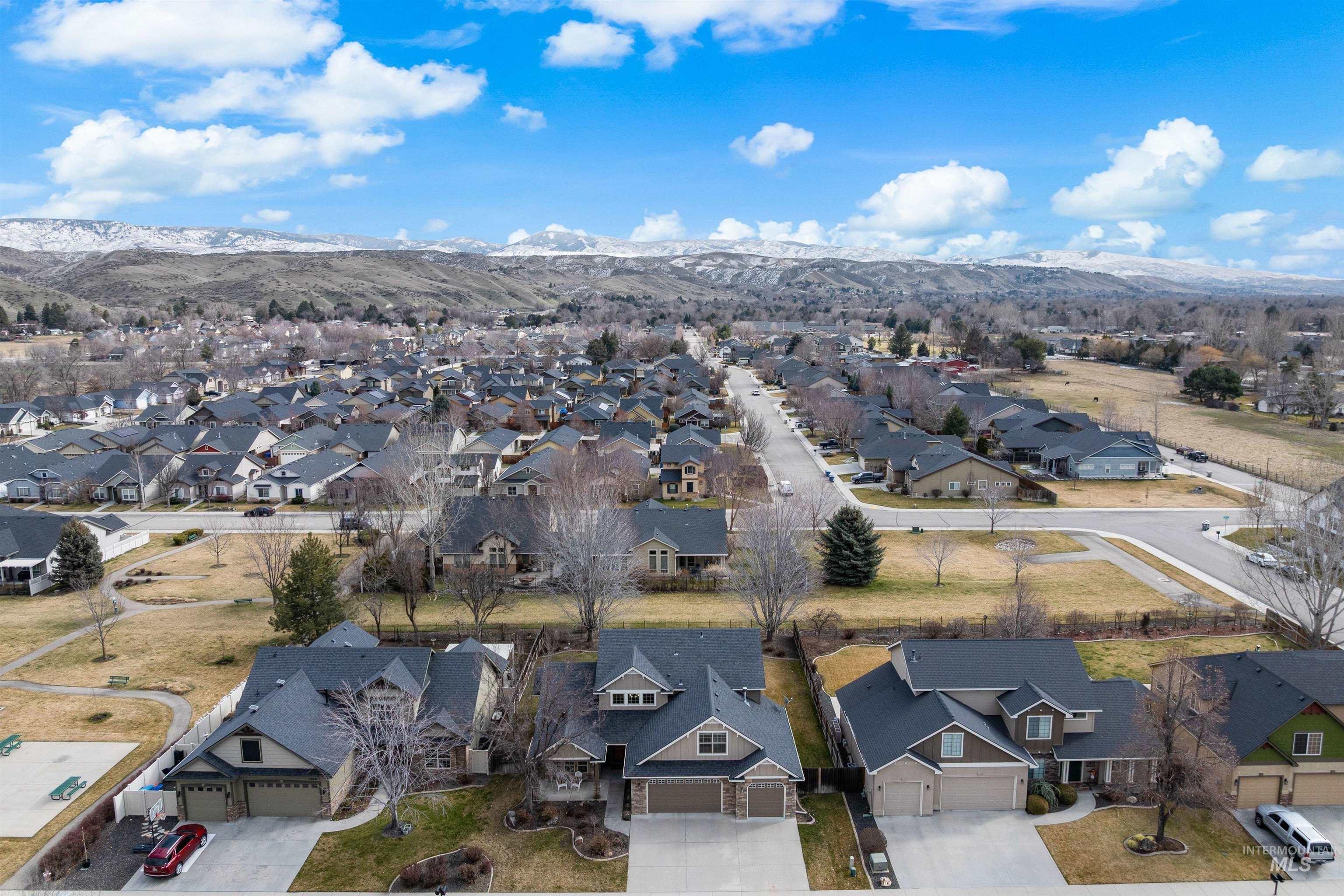 7534 N Misty Cove Avenue