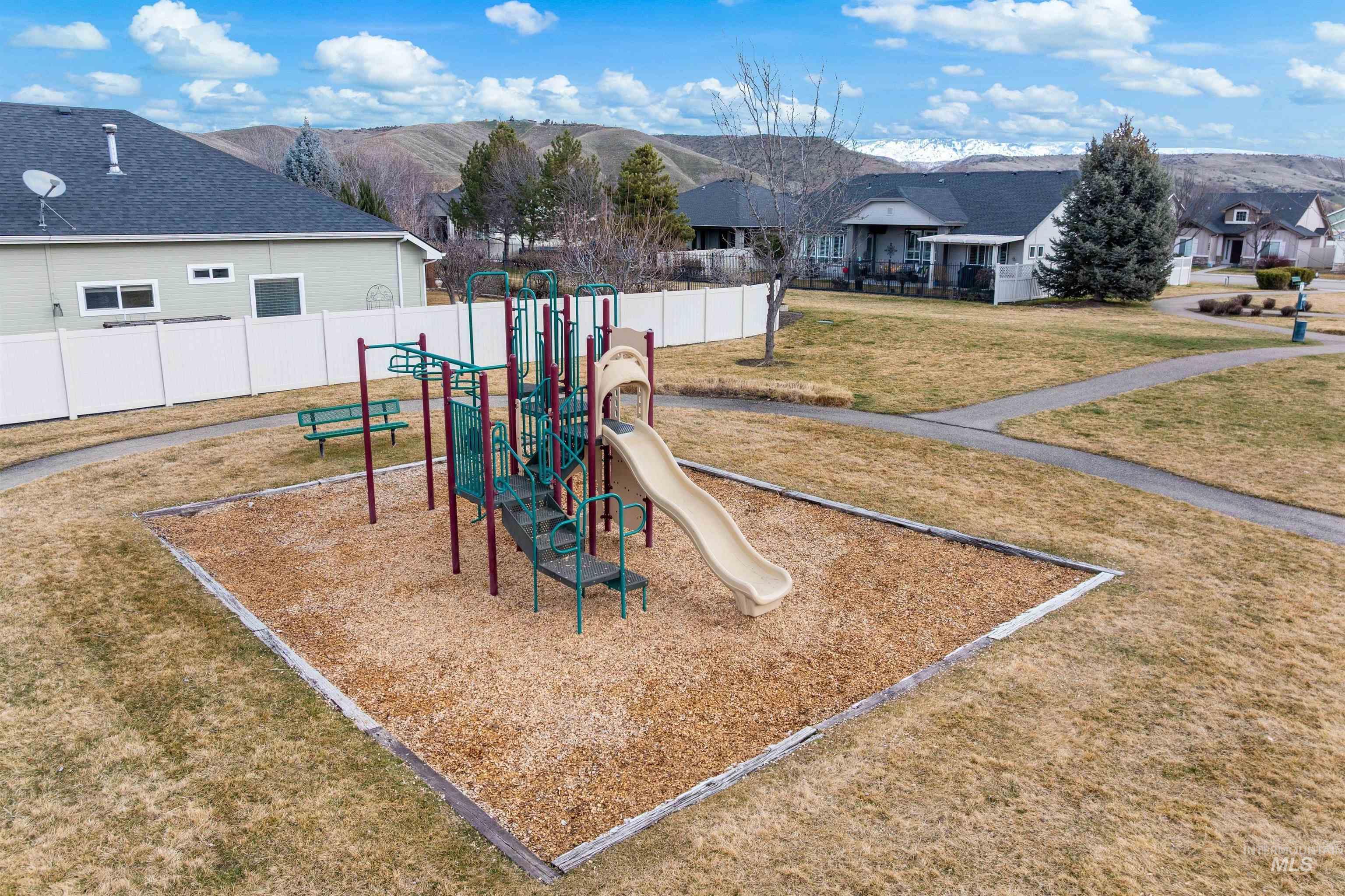 7534 N Misty Cove Avenue