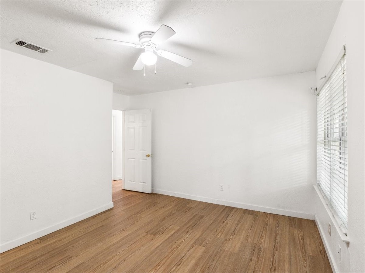 325 Meadowcreek Drive