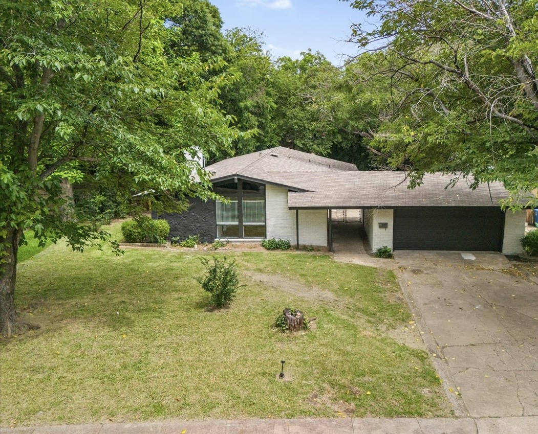 325 Meadowcreek Drive