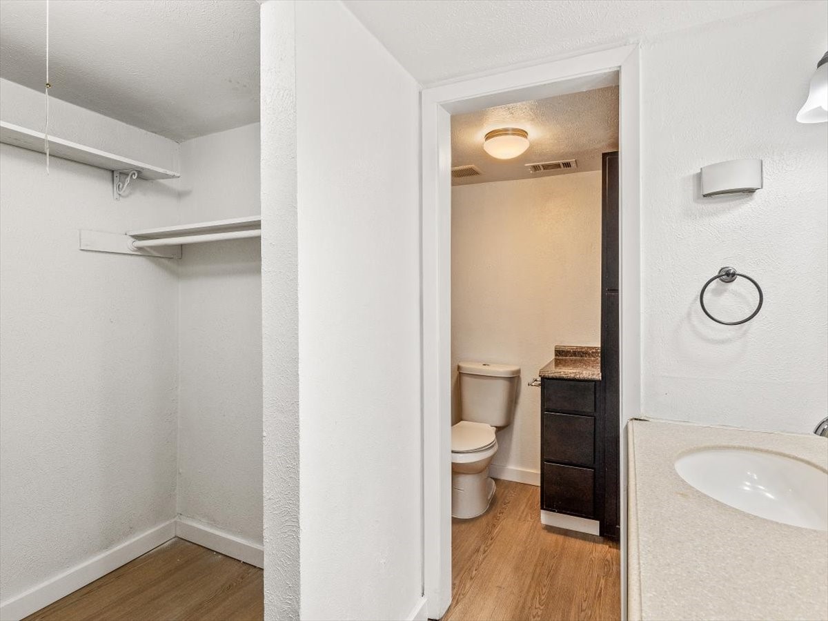 325 Meadowcreek Drive