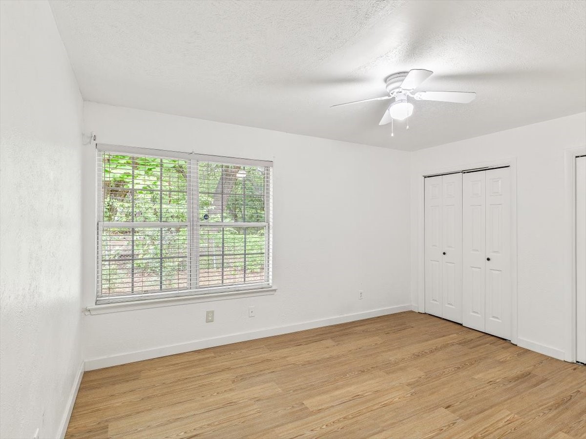 325 Meadowcreek Drive