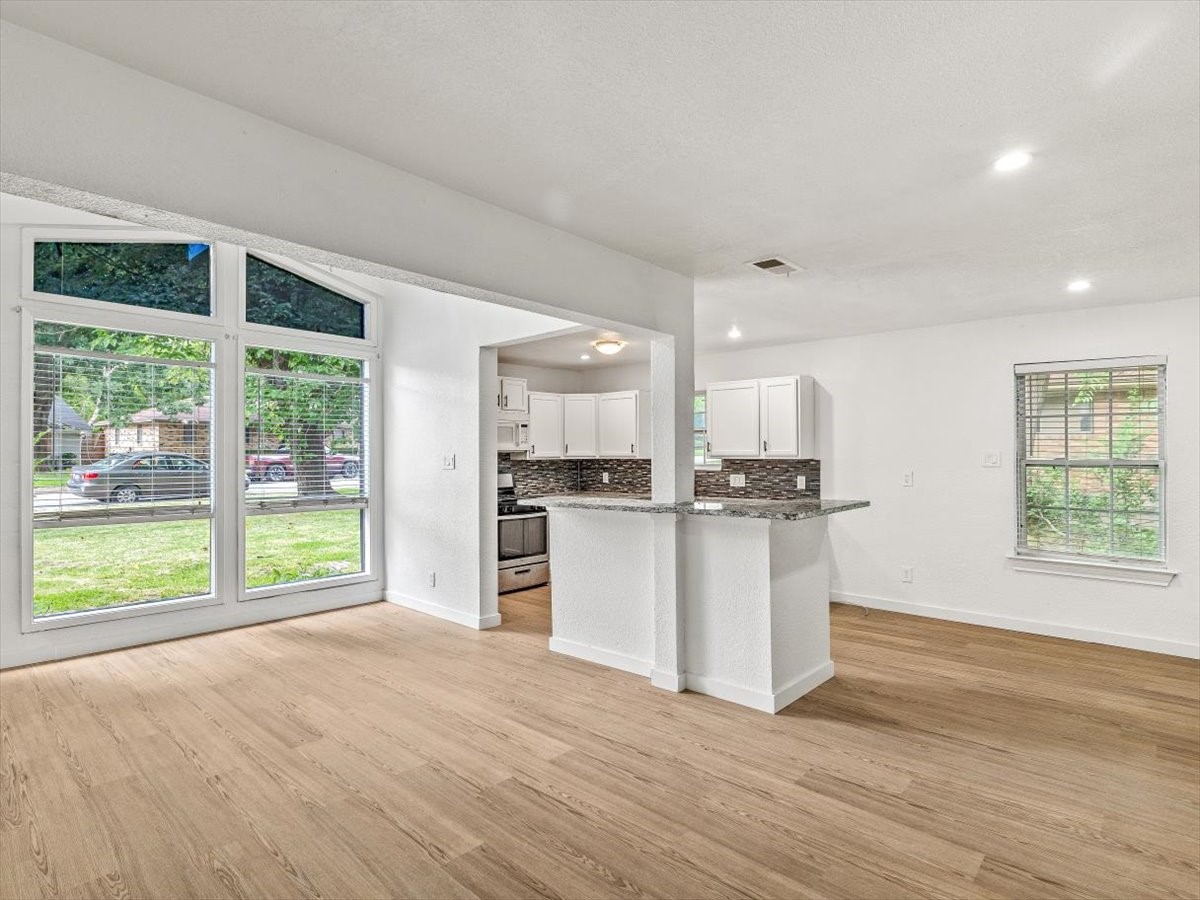 325 Meadowcreek Drive