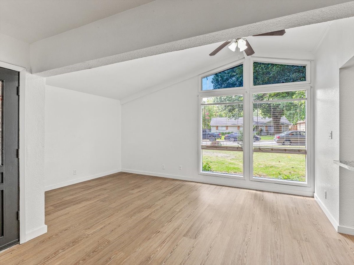 325 Meadowcreek Drive