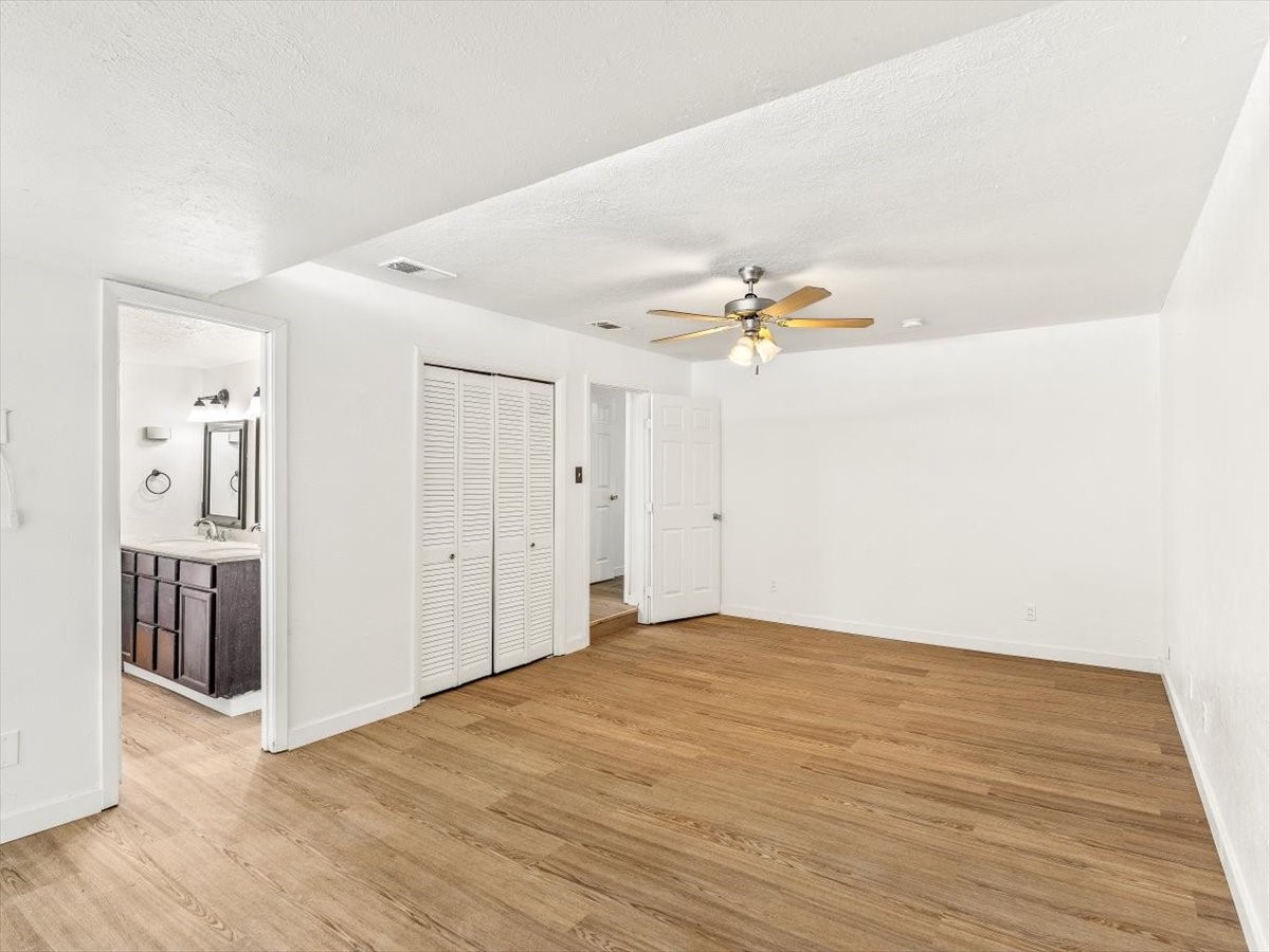 325 Meadowcreek Drive