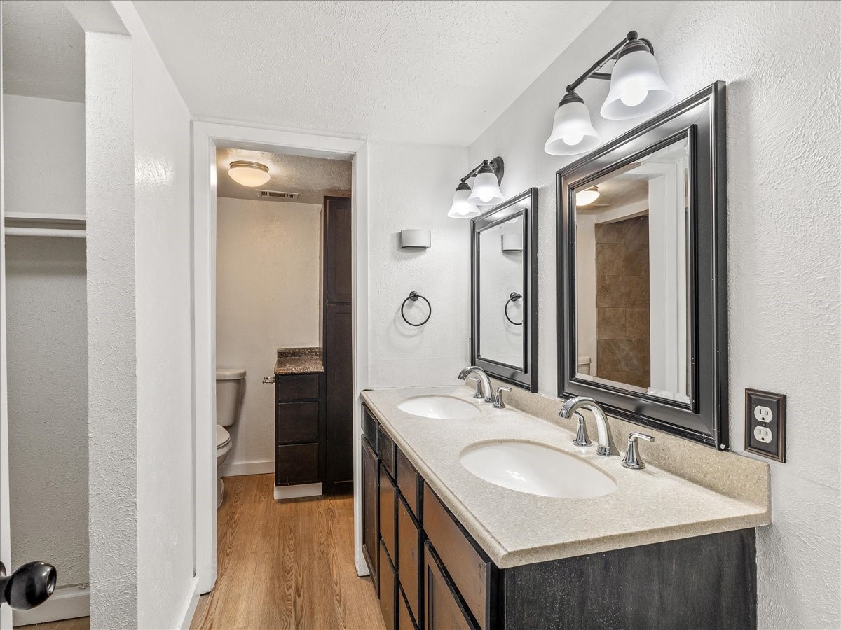 325 Meadowcreek Drive