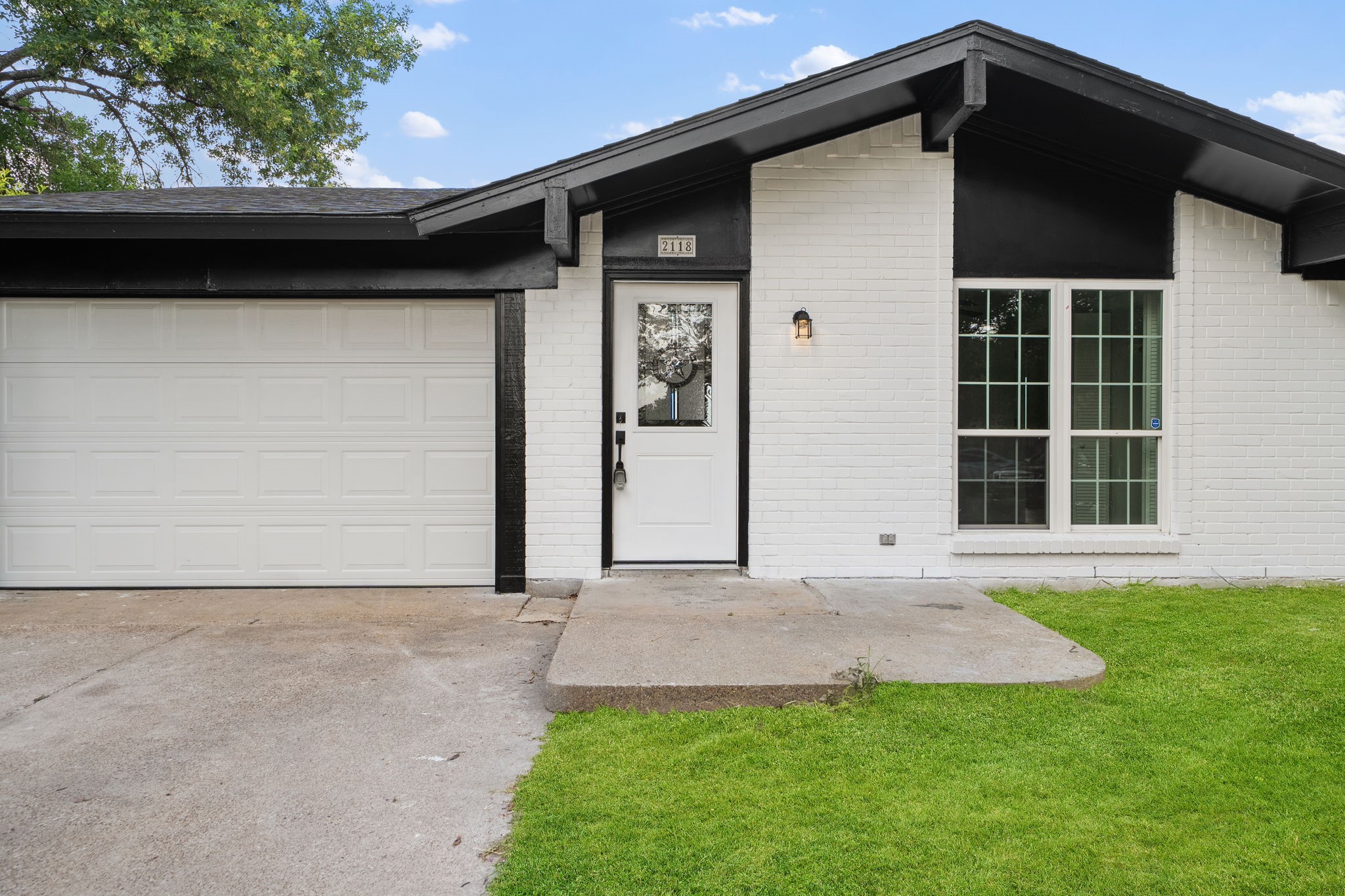 2118 Lamont Drive