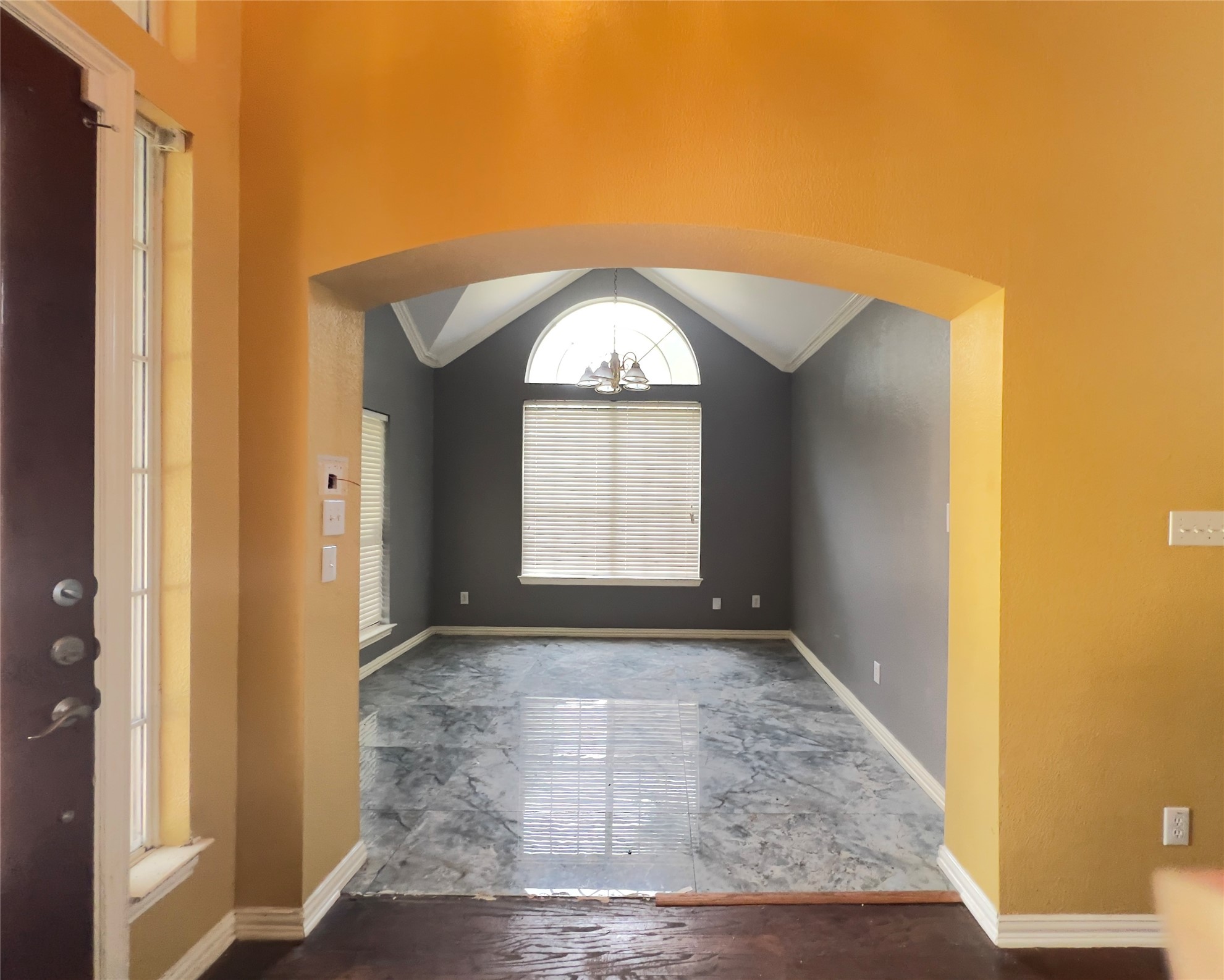 1005 Raspberry Lane