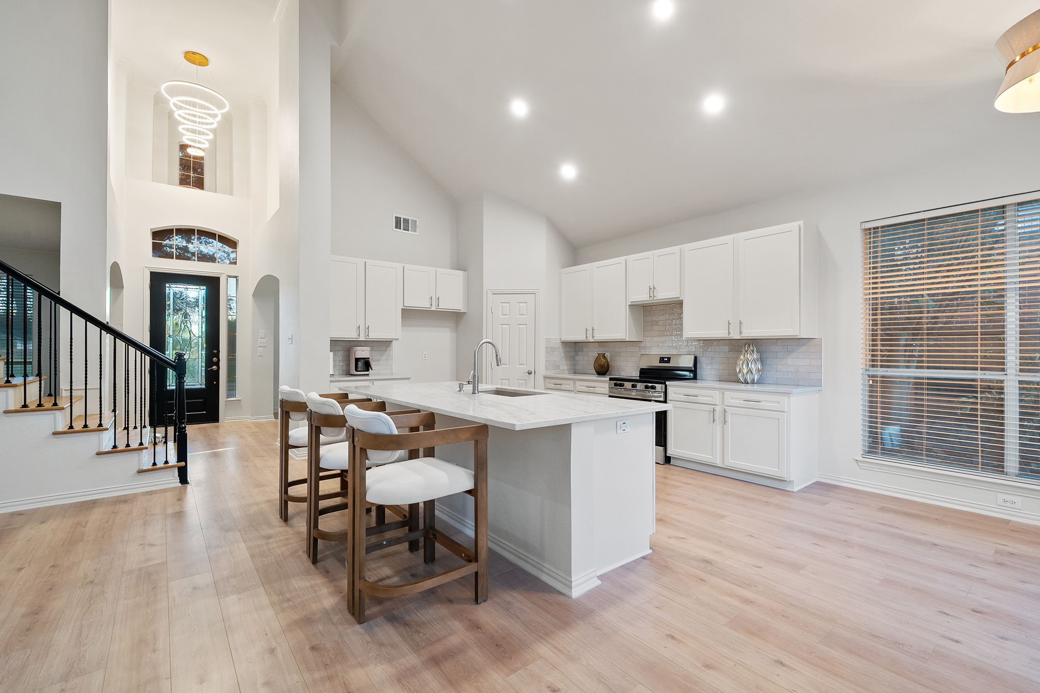 1005 Raspberry Lane