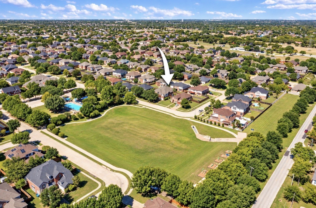 1005 Raspberry Lane