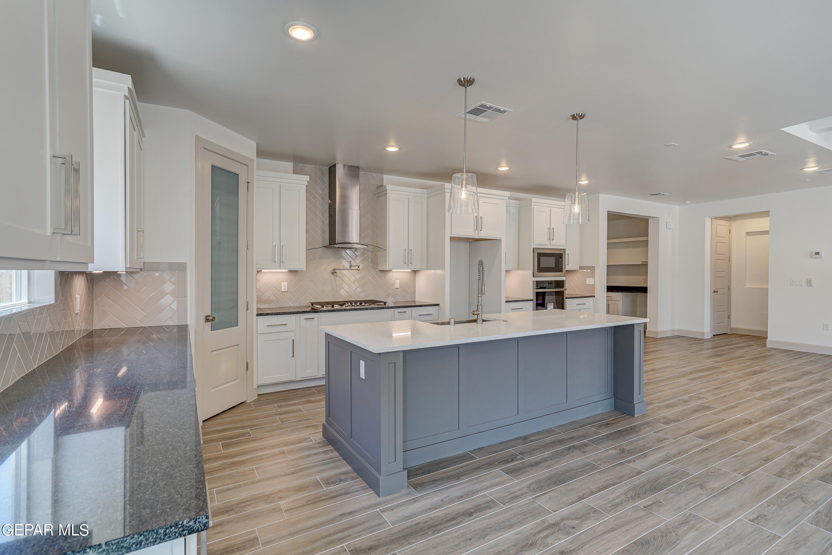 7313 Enchanted Point Drive