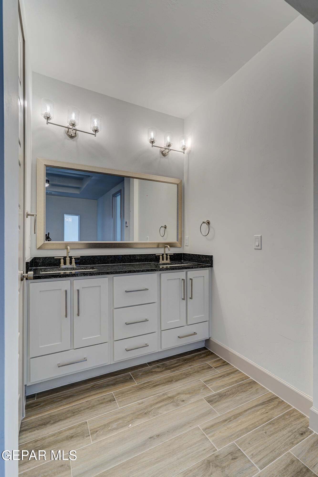 7313 Enchanted Point Drive