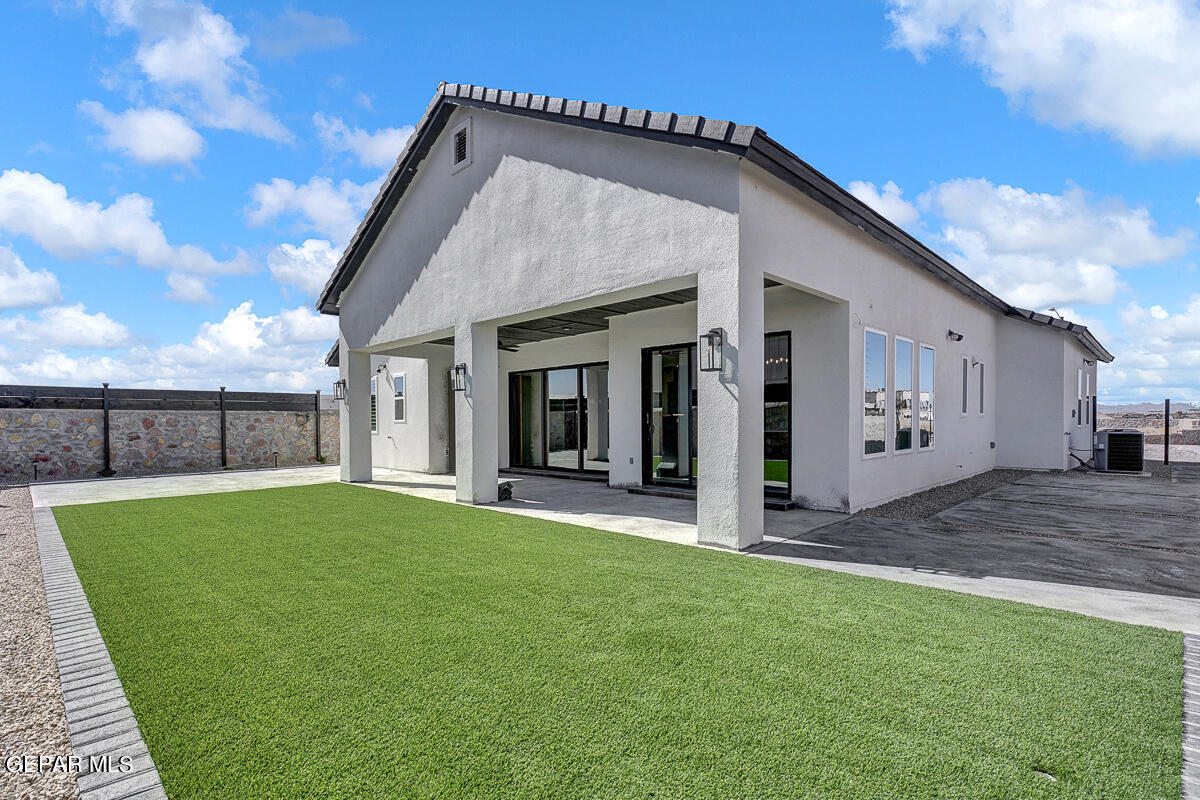 7325 Enchanted Point Drive