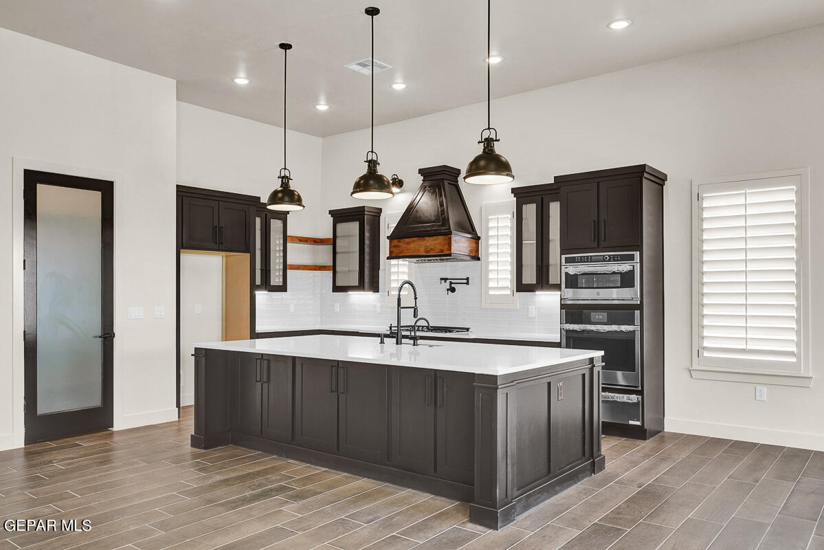 7325 Enchanted Point Drive