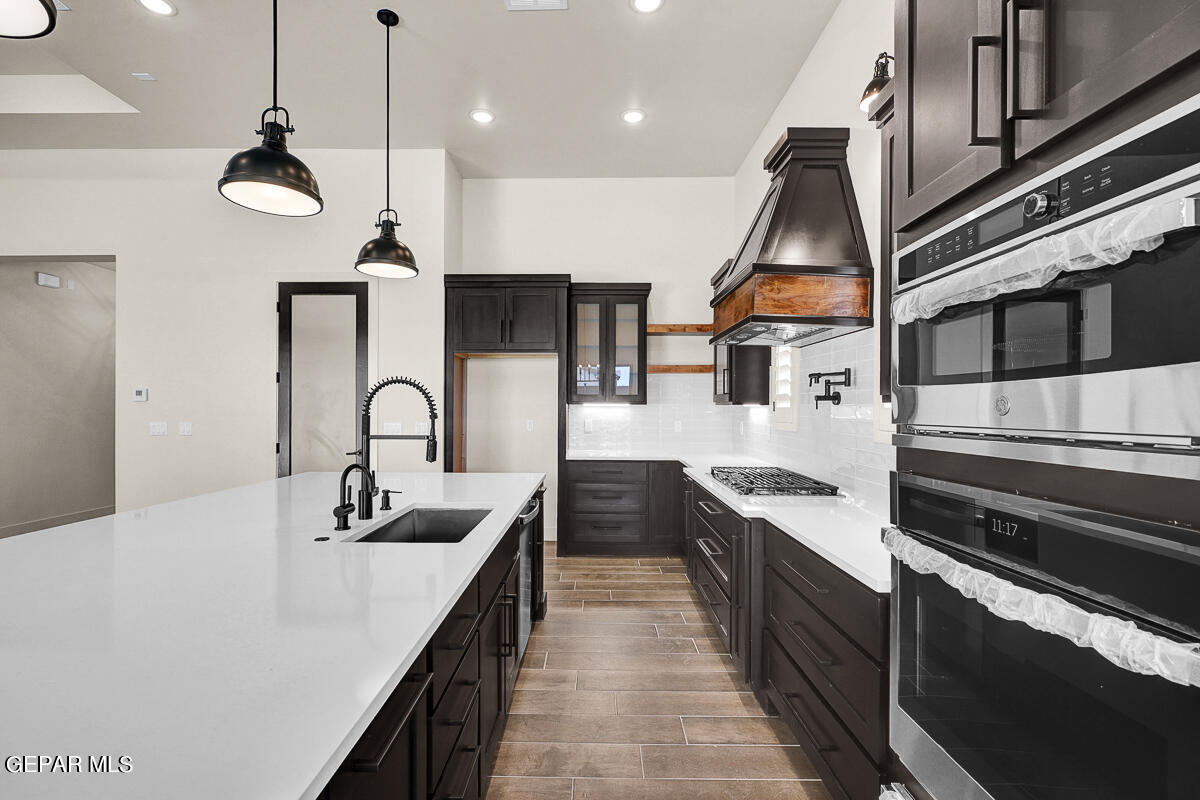 7325 Enchanted Point Drive