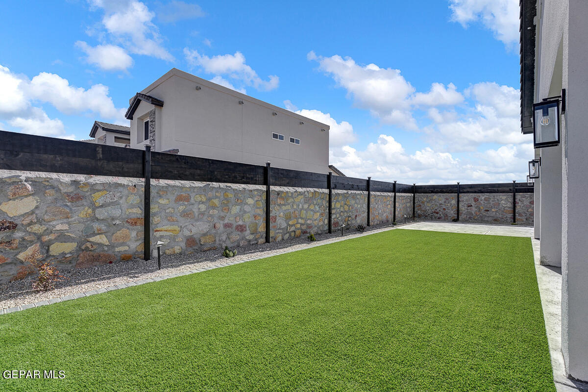 7325 Enchanted Point Drive