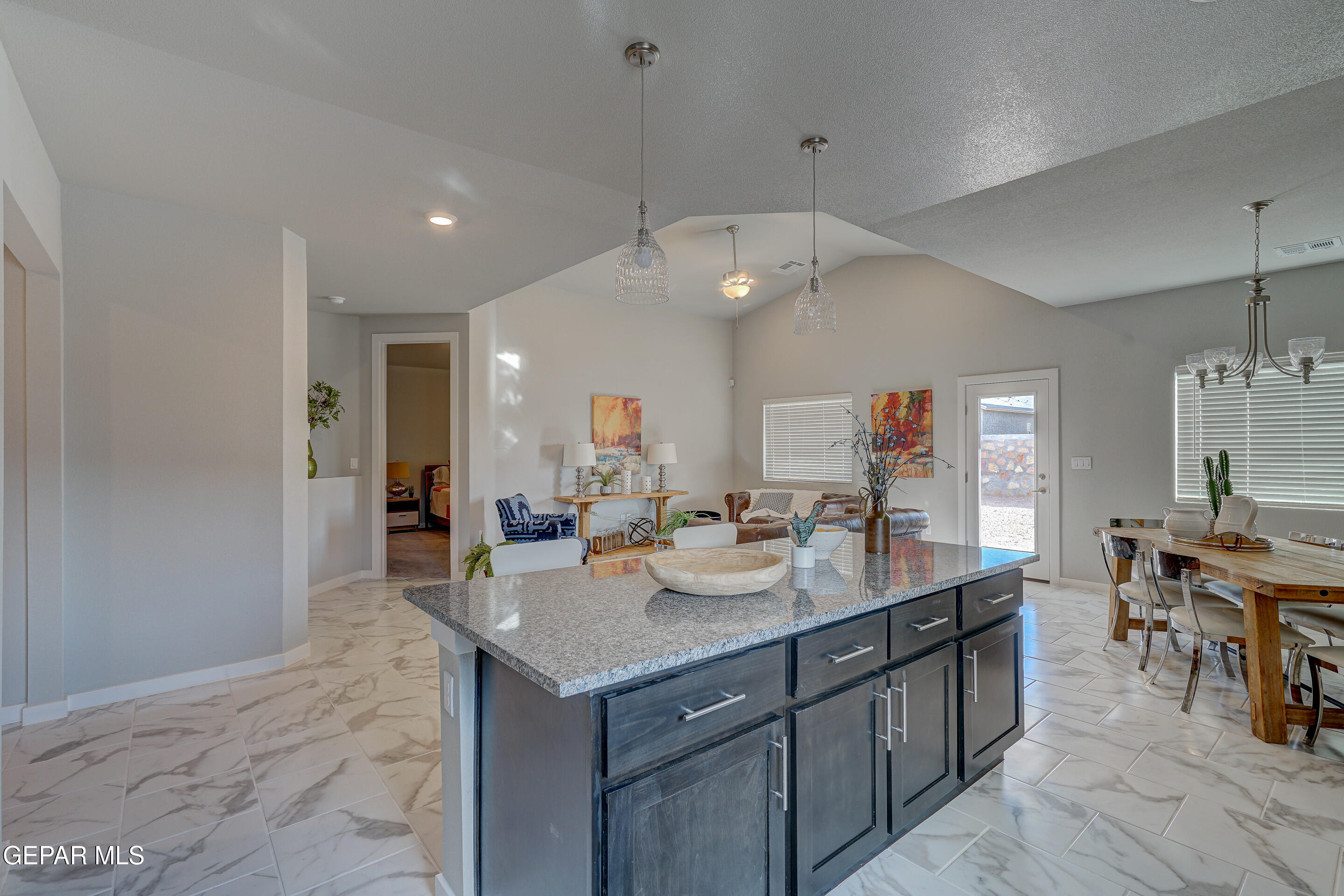 913 Indigo Sky Street