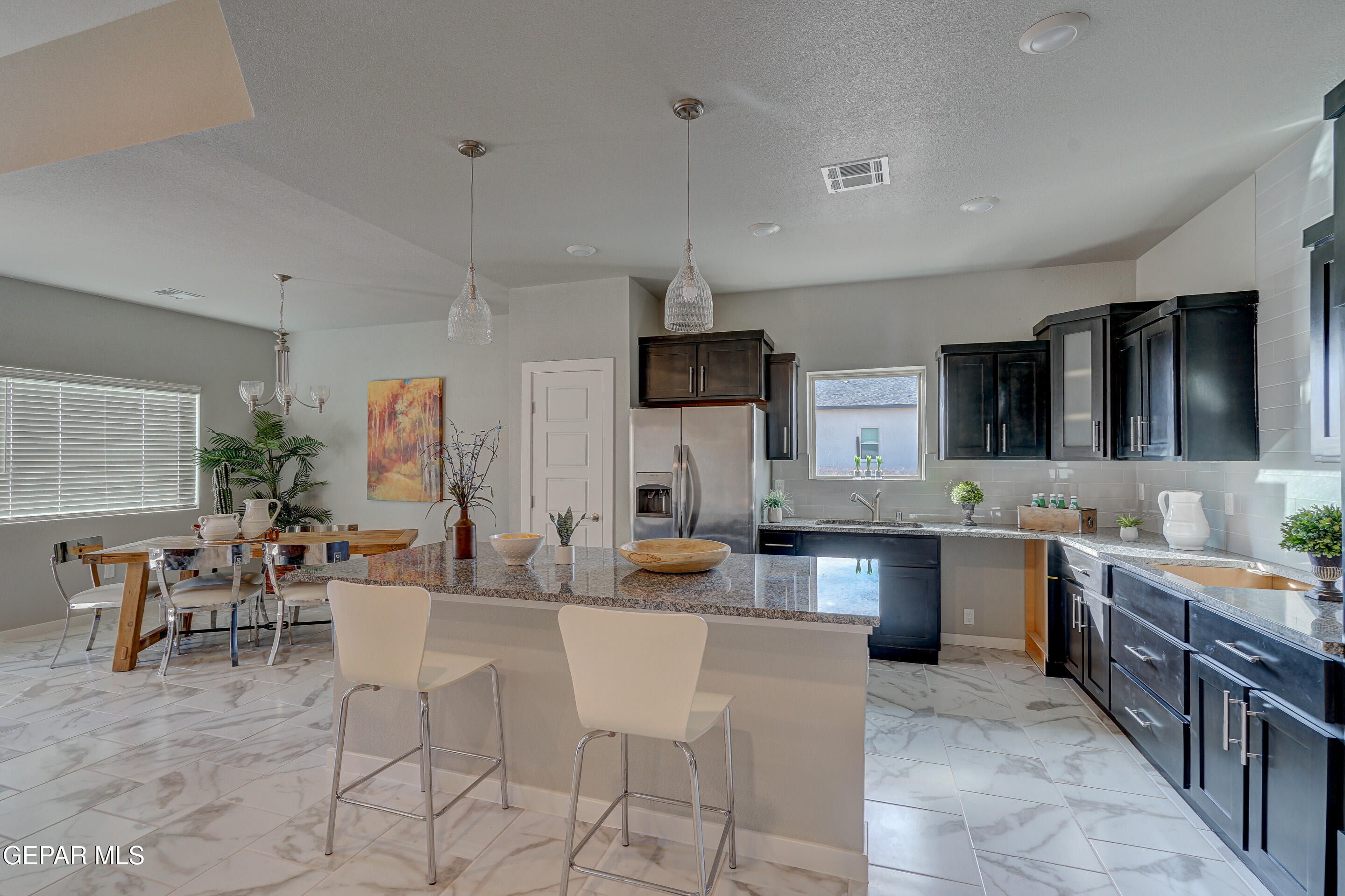 913 Indigo Sky Street