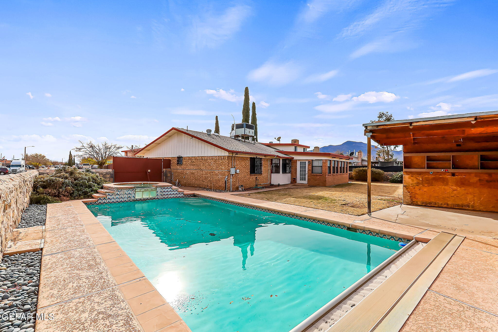 5881 CLYDESDALE Drive