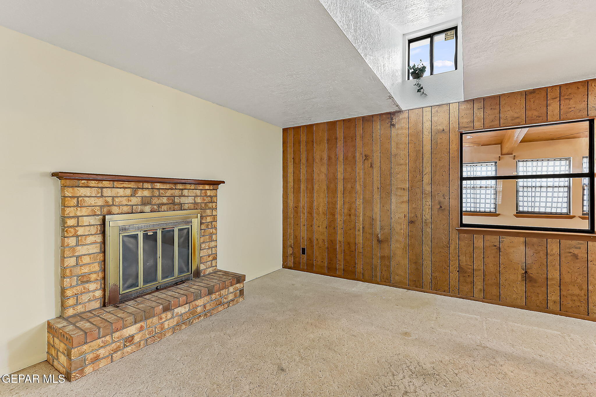 5881 CLYDESDALE Drive