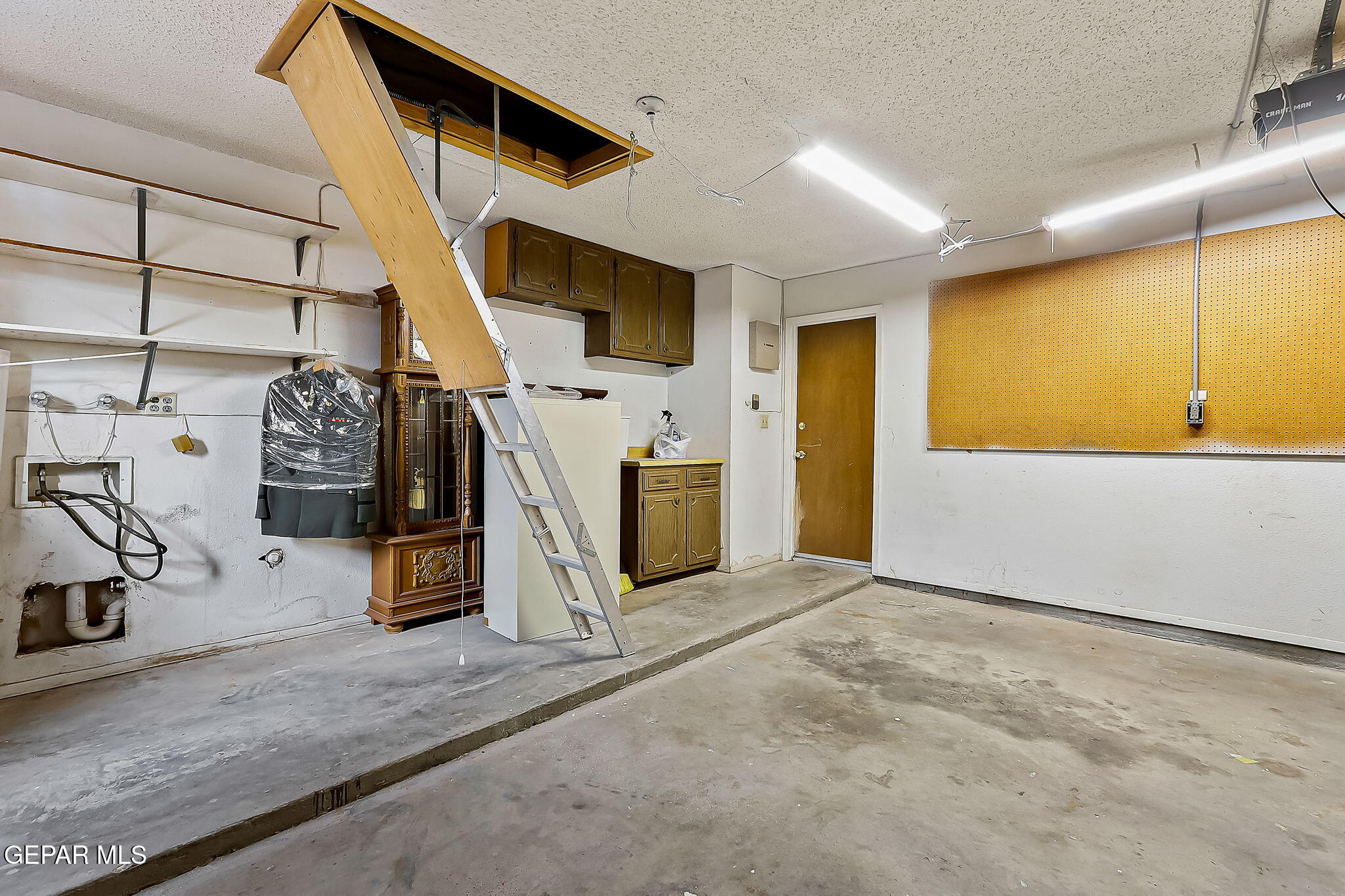 5881 CLYDESDALE Drive
