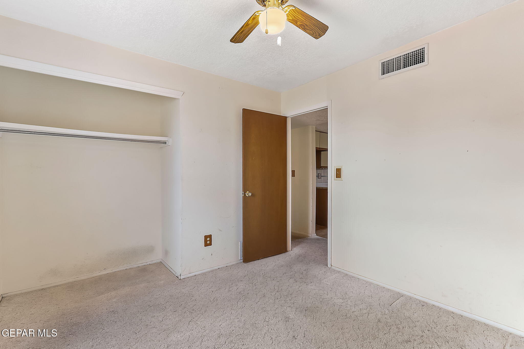 5881 CLYDESDALE Drive