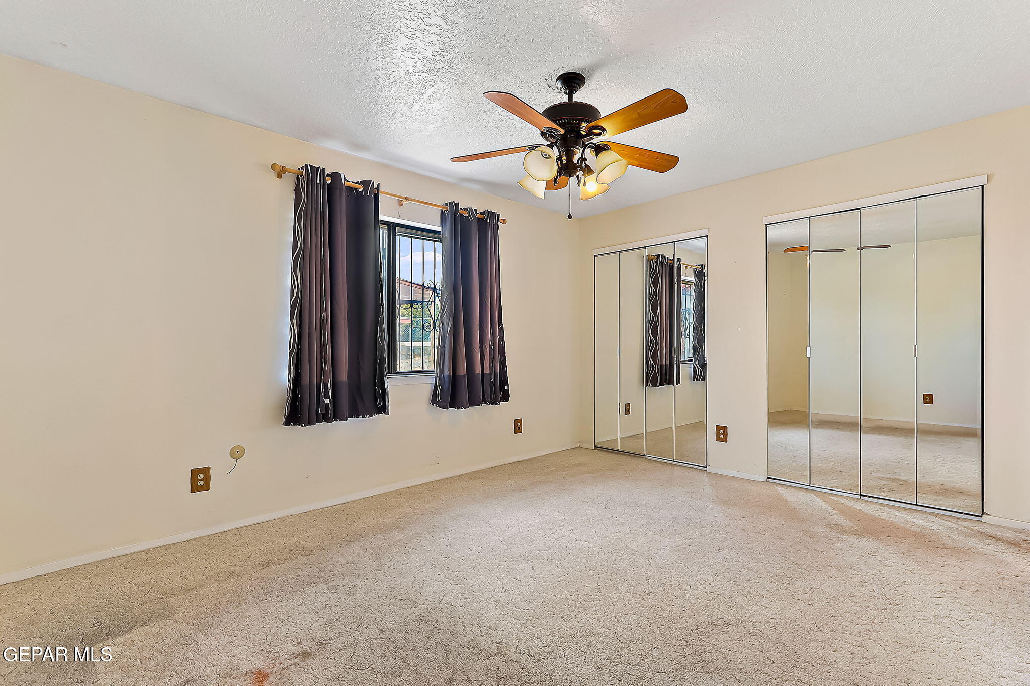 5881 CLYDESDALE Drive