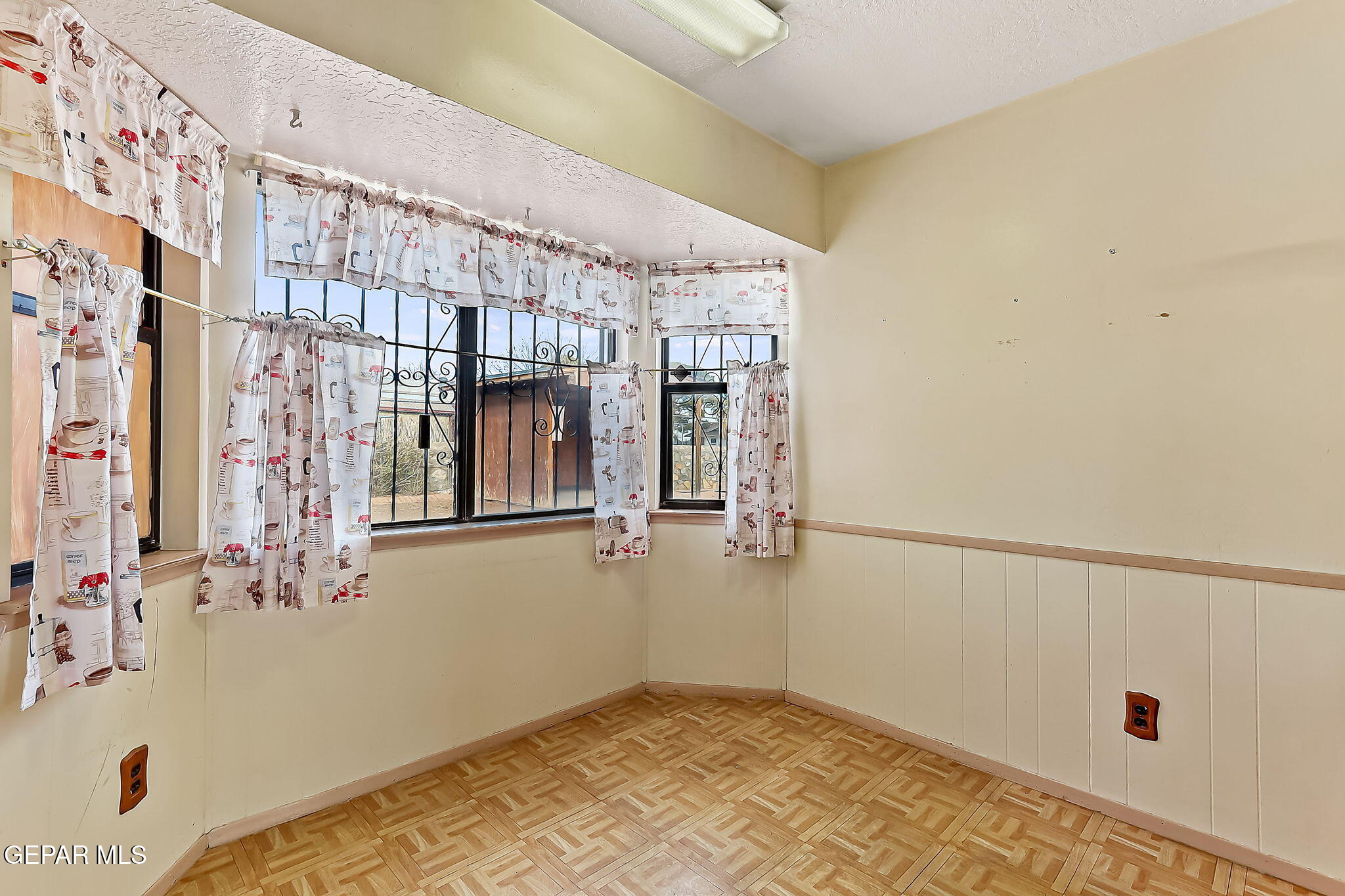 5881 CLYDESDALE Drive