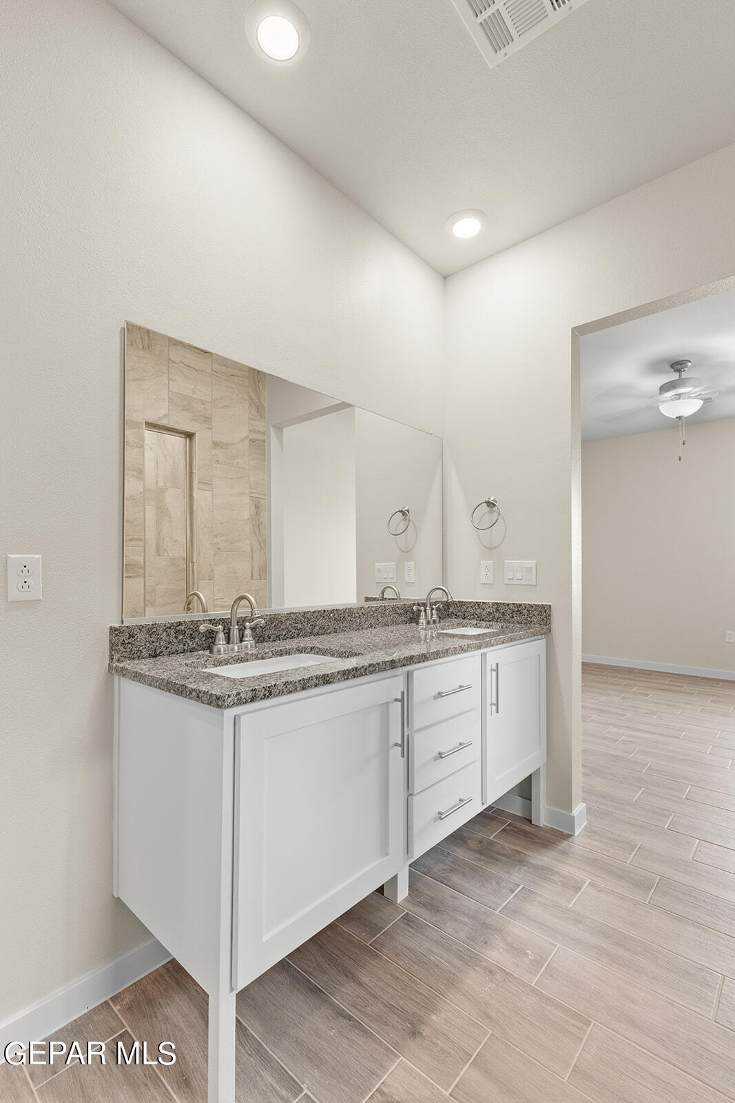 9939 Isla Place