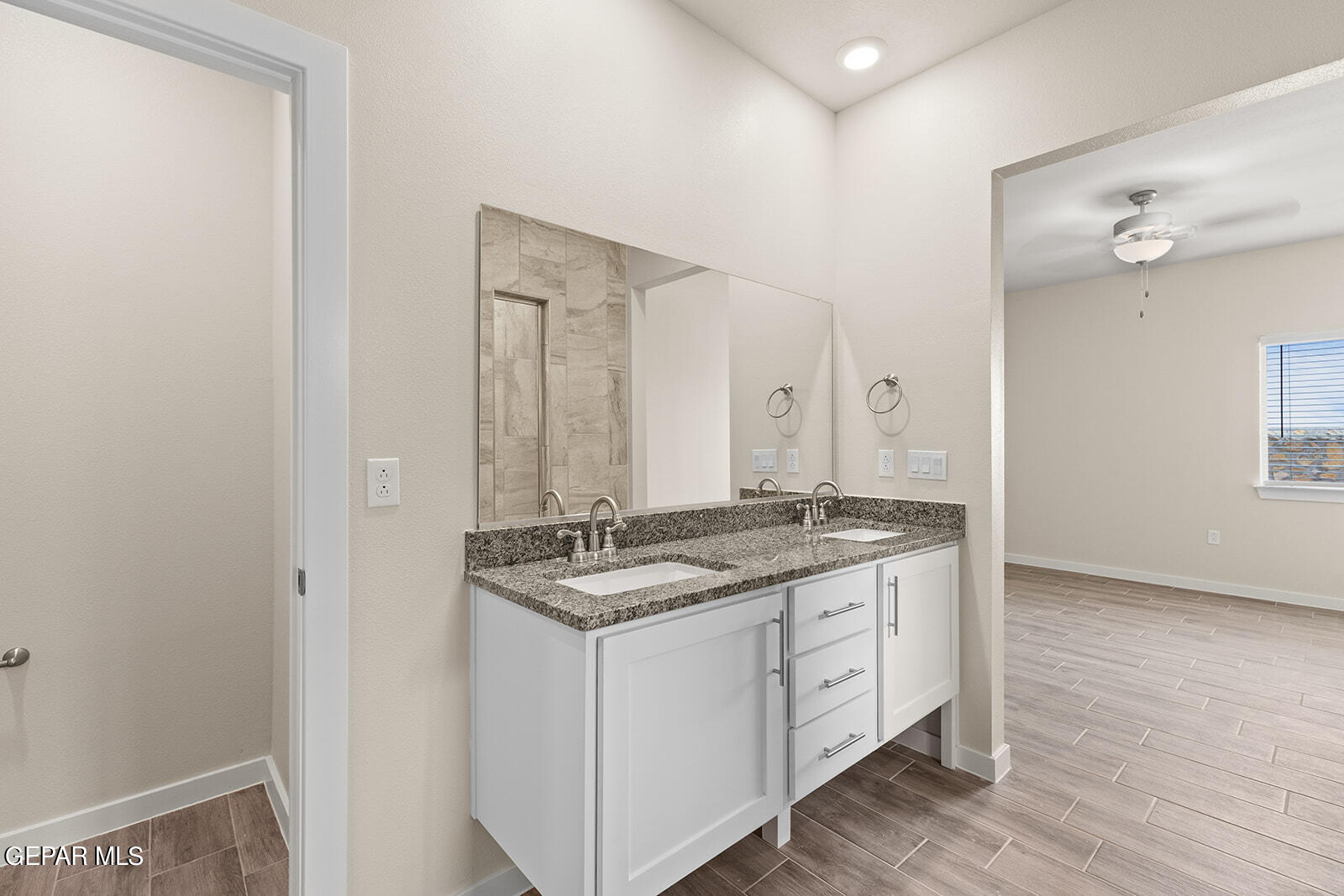 9939 Isla Place