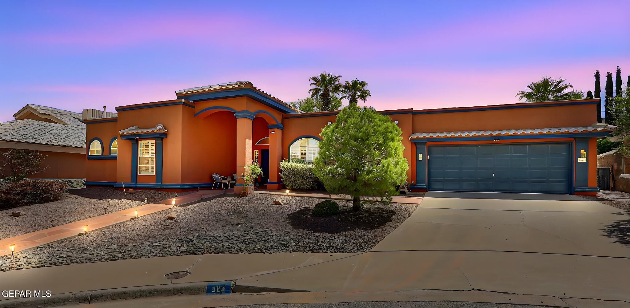 904 LAS PALMAS Way