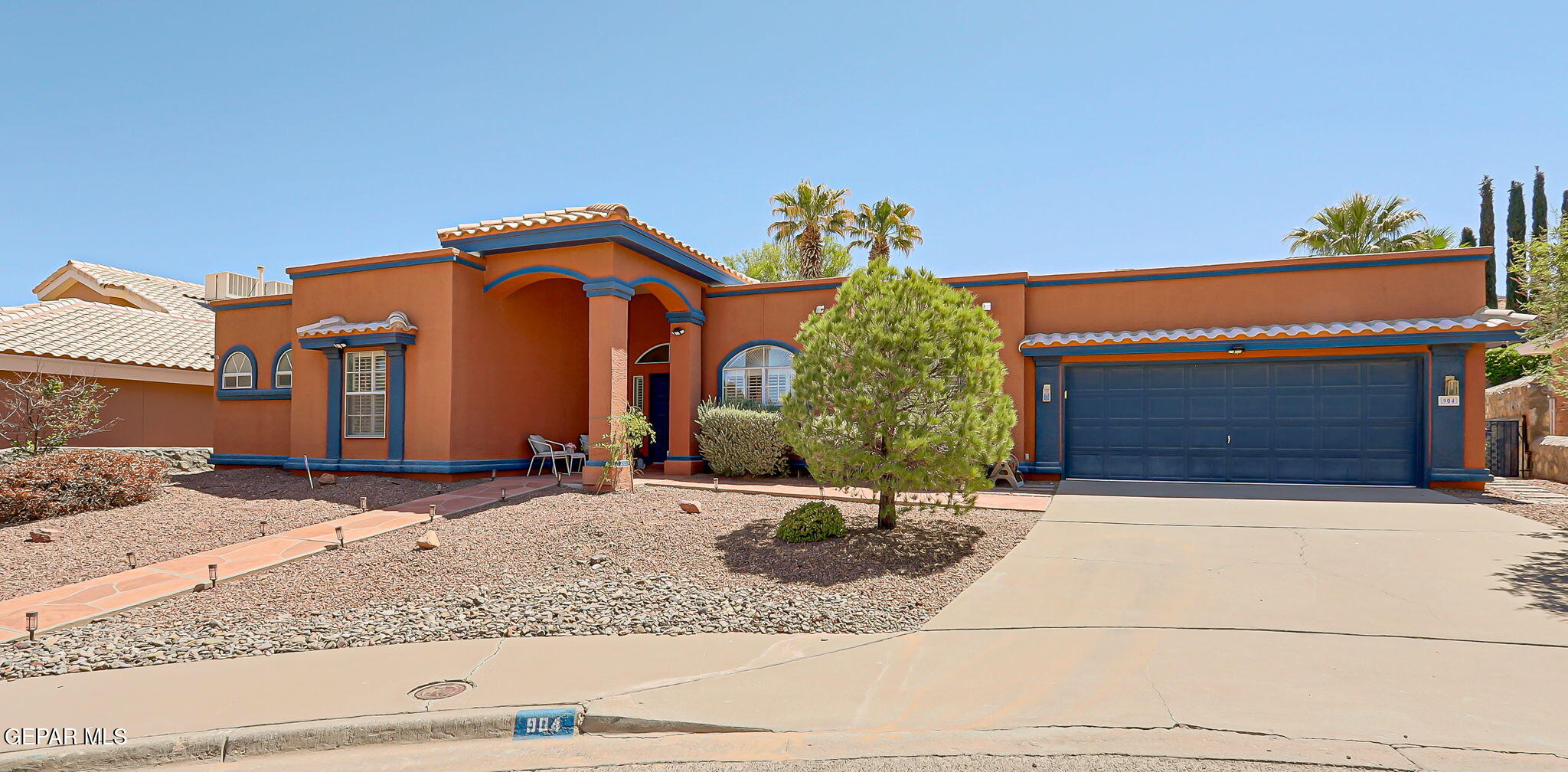 904 LAS PALMAS Way