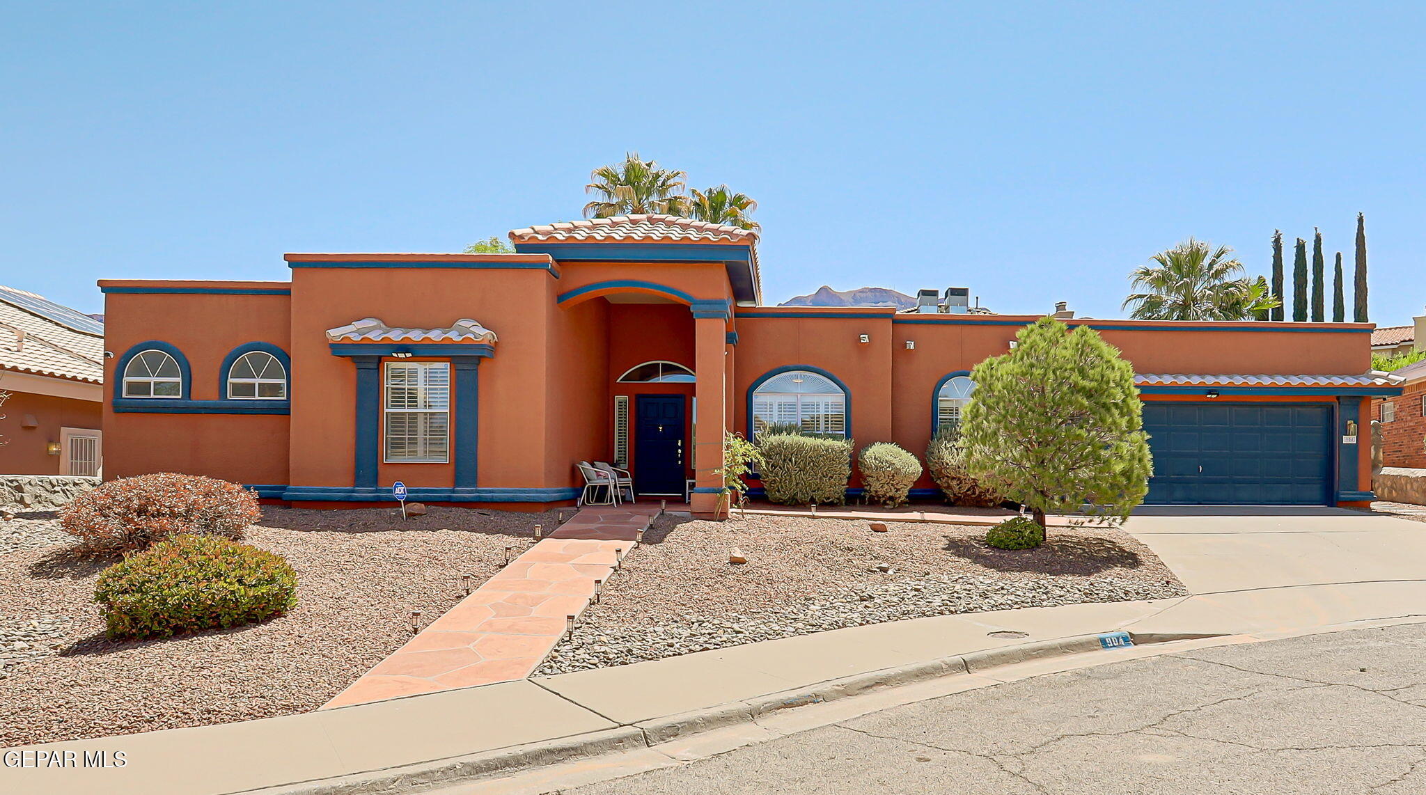 904 LAS PALMAS Way