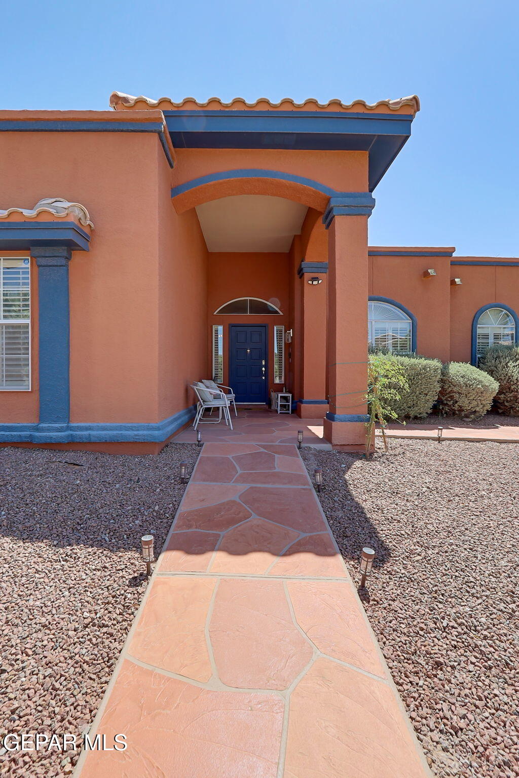 904 LAS PALMAS Way