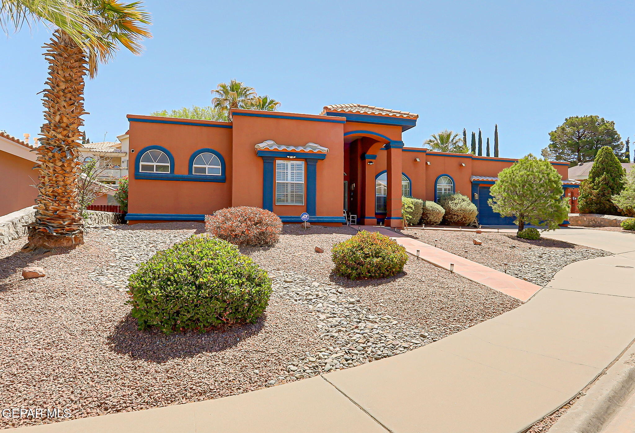 904 LAS PALMAS Way