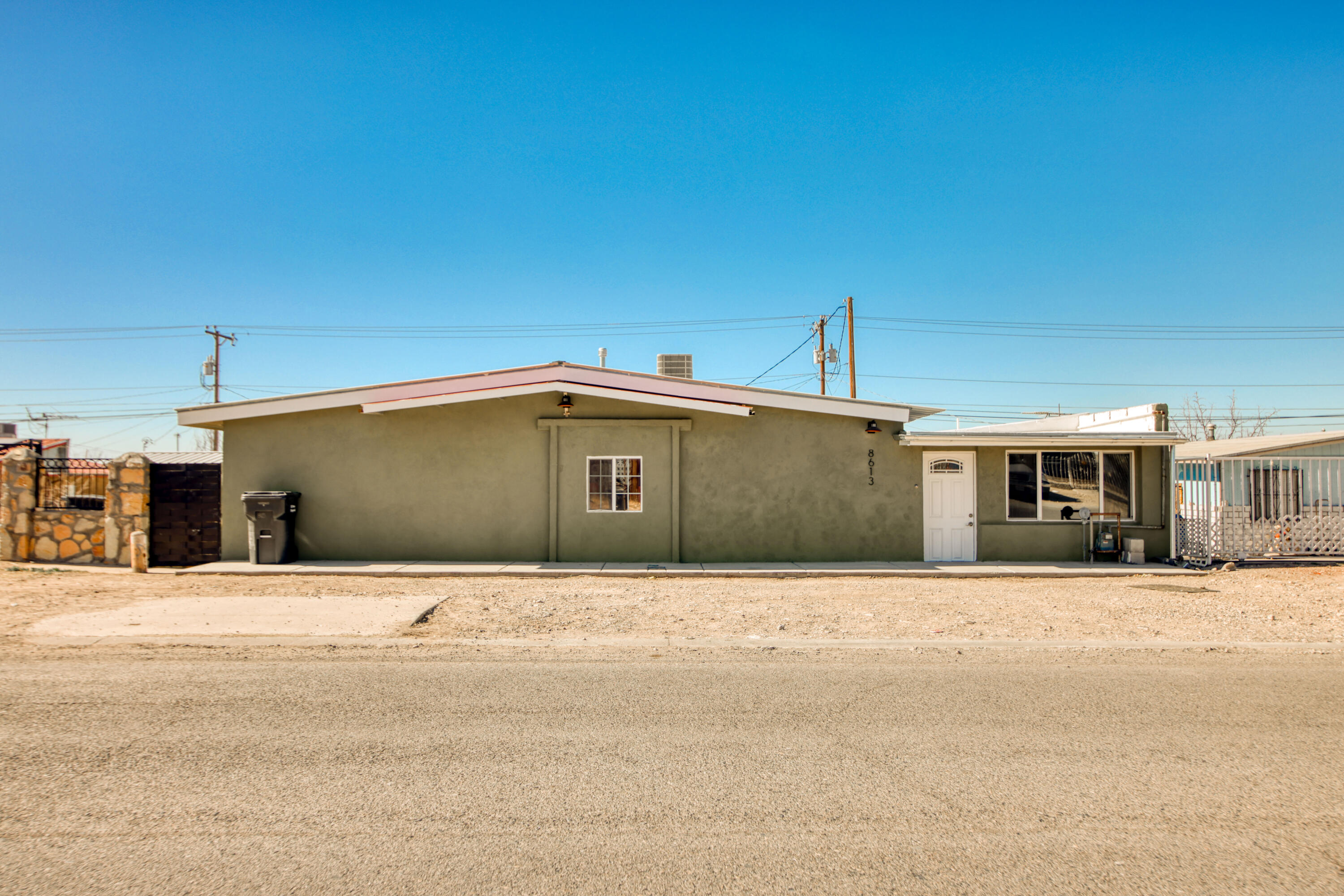 8613 Kingsway Drive