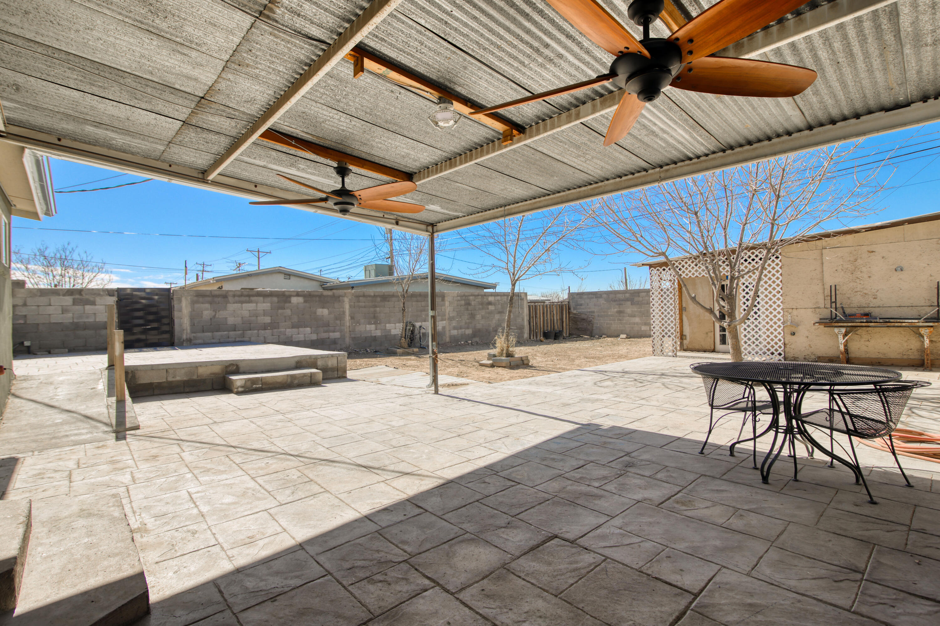 8613 Kingsway Drive