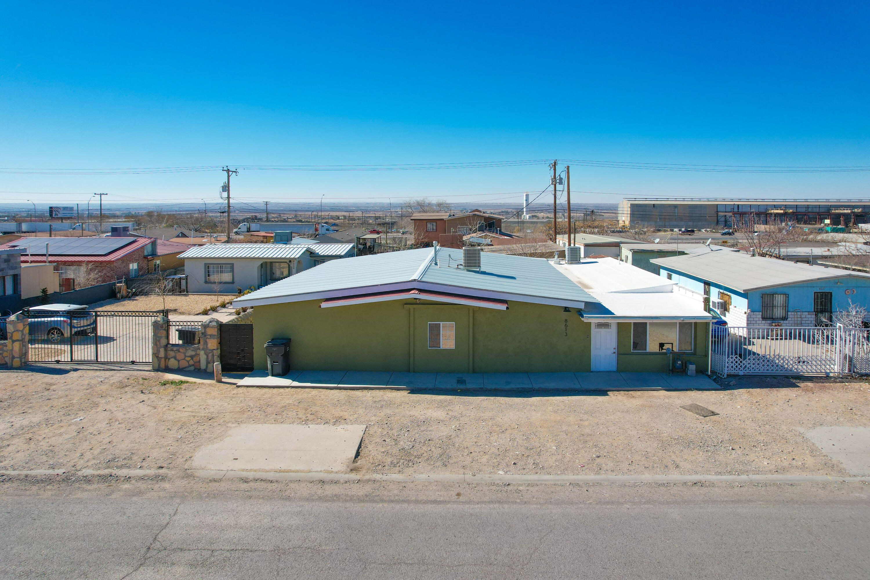 8613 Kingsway Drive