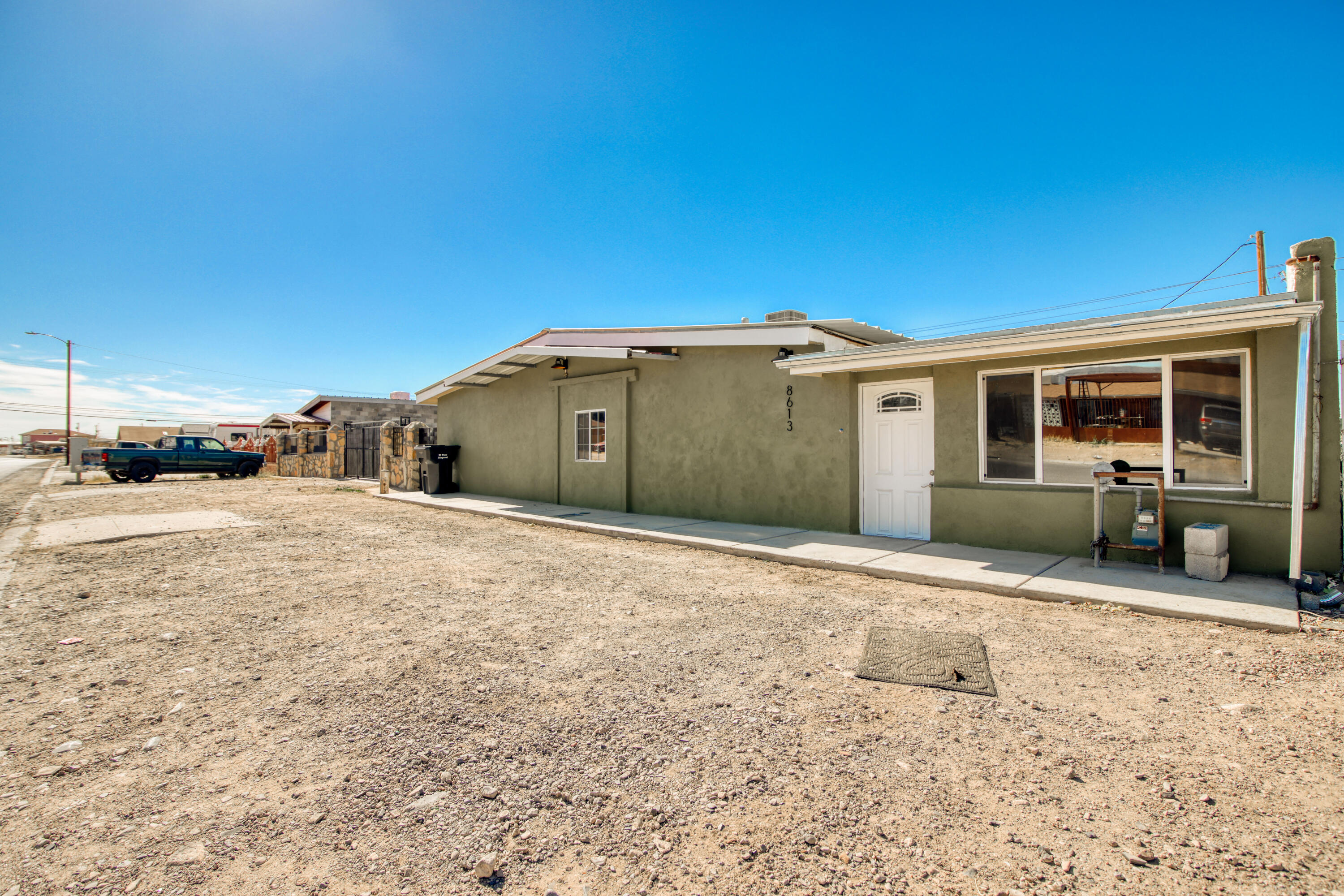 8613 Kingsway Drive