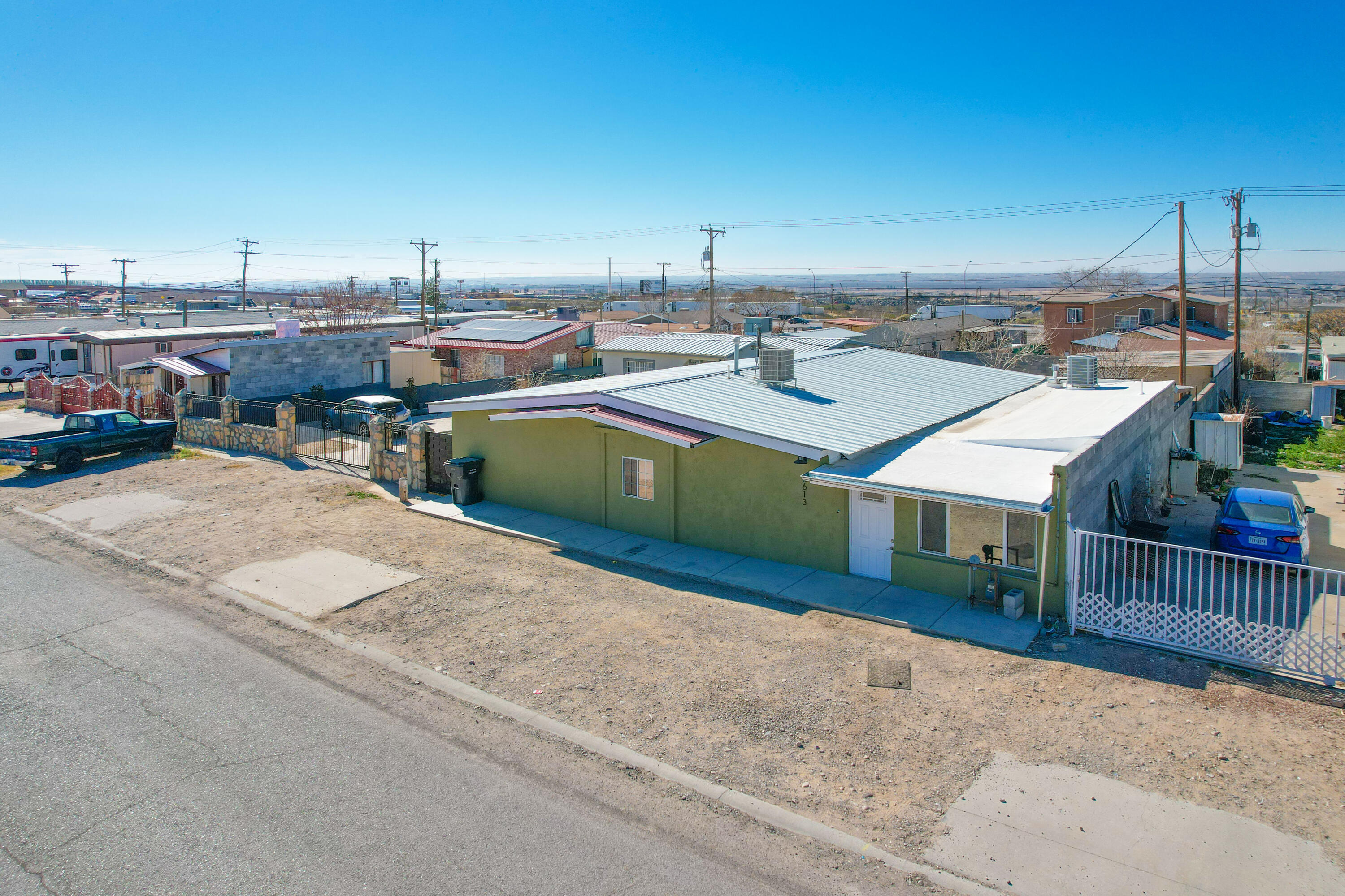 8613 Kingsway Drive