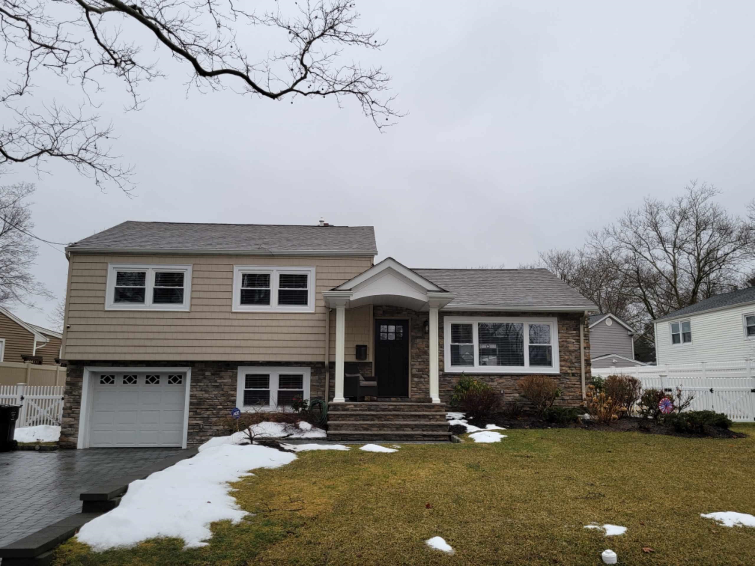 339 ELLEN PL