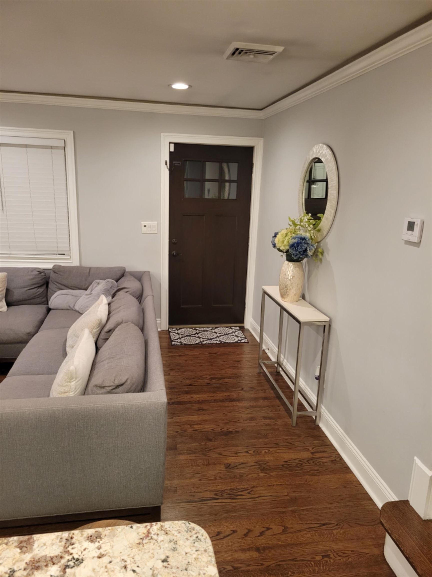 339 ELLEN PL